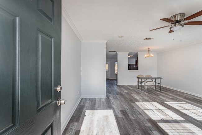 5961 Monroe Xing, NE