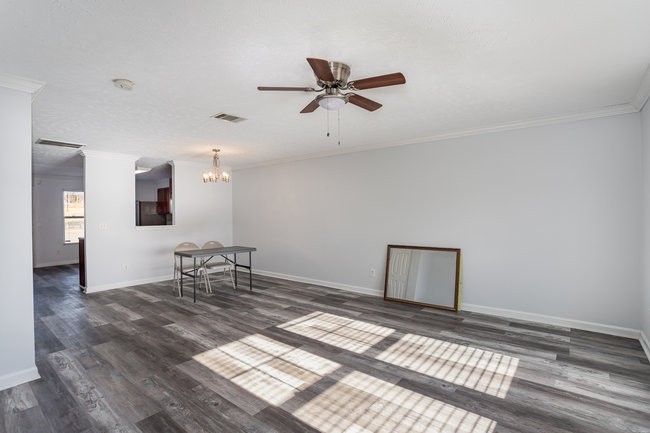 5961 Monroe Xing, NE