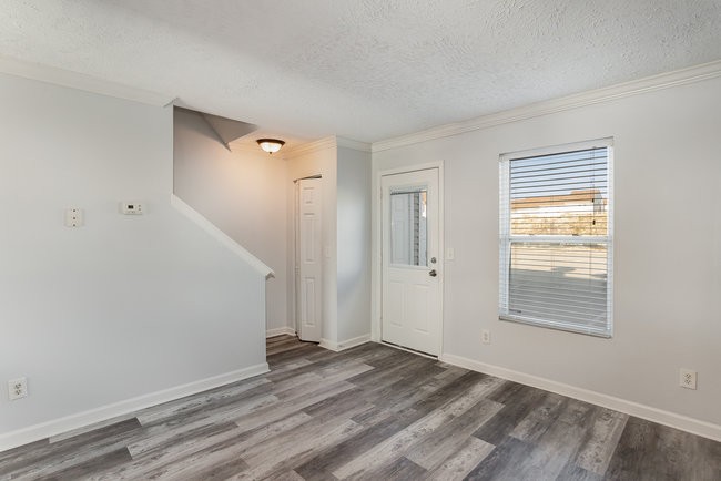 5961 Monroe Xing, NE