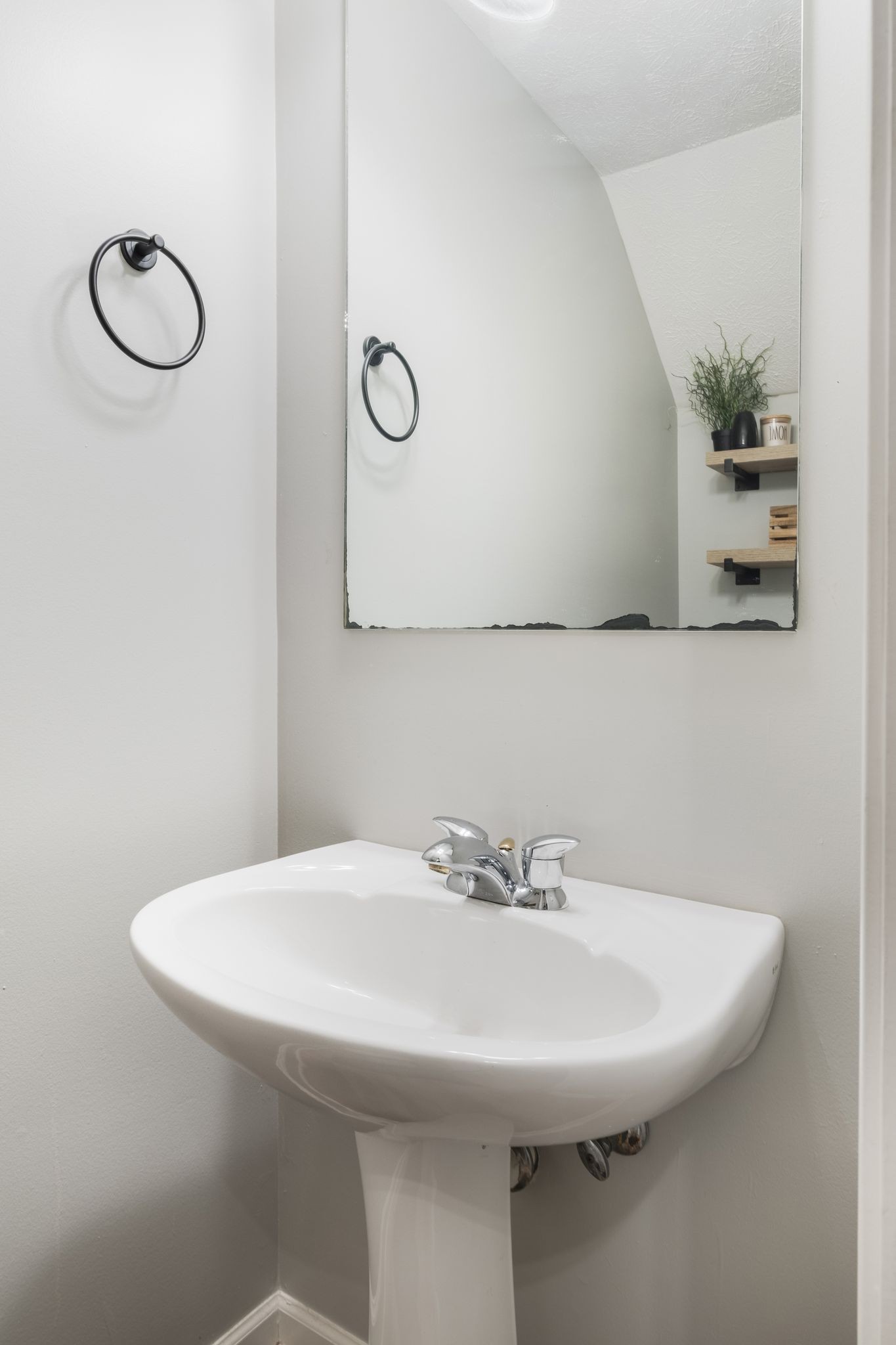 3401 Anderson Rd Unit: 111