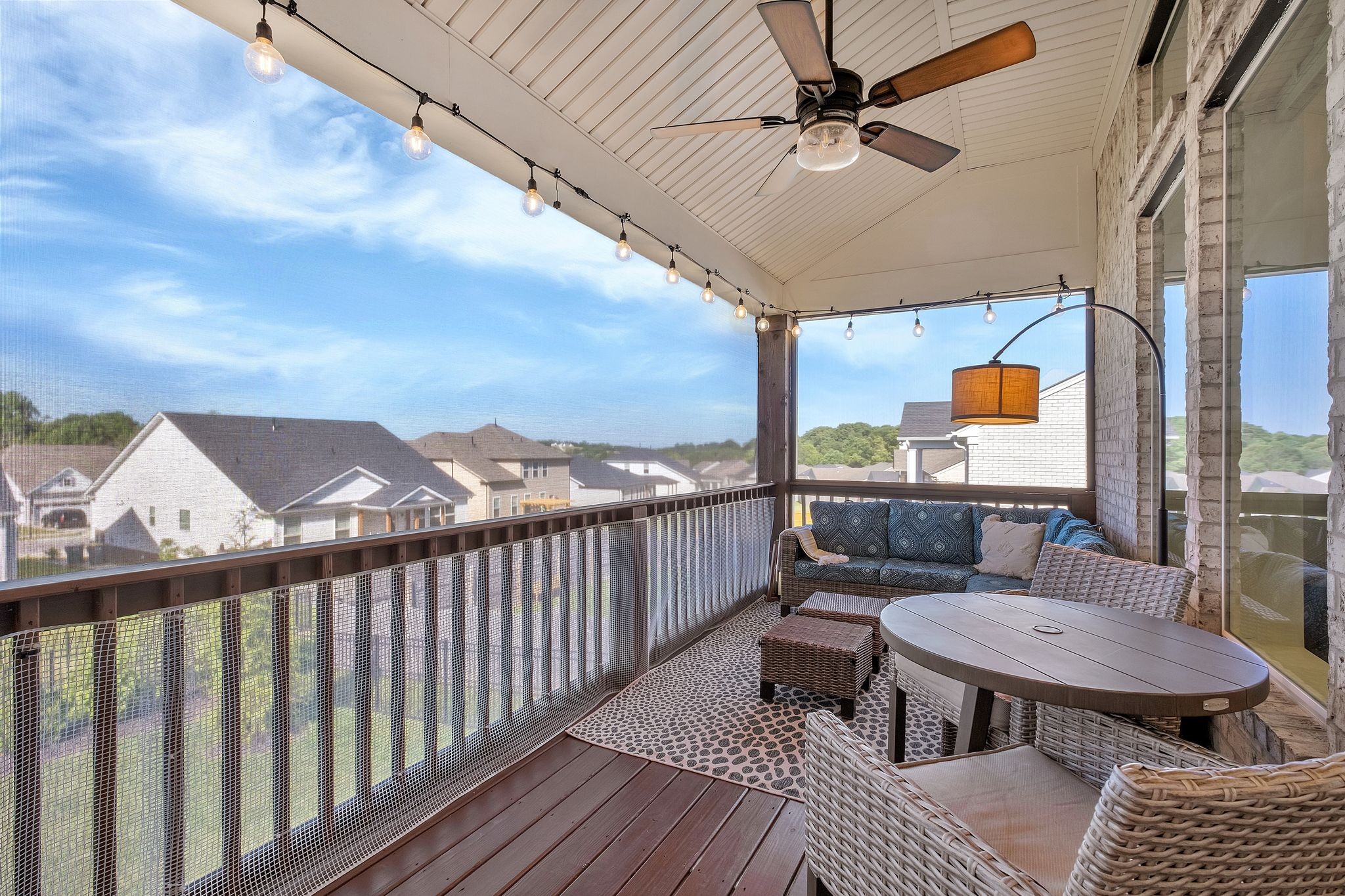 1098 River Oaks Blvd