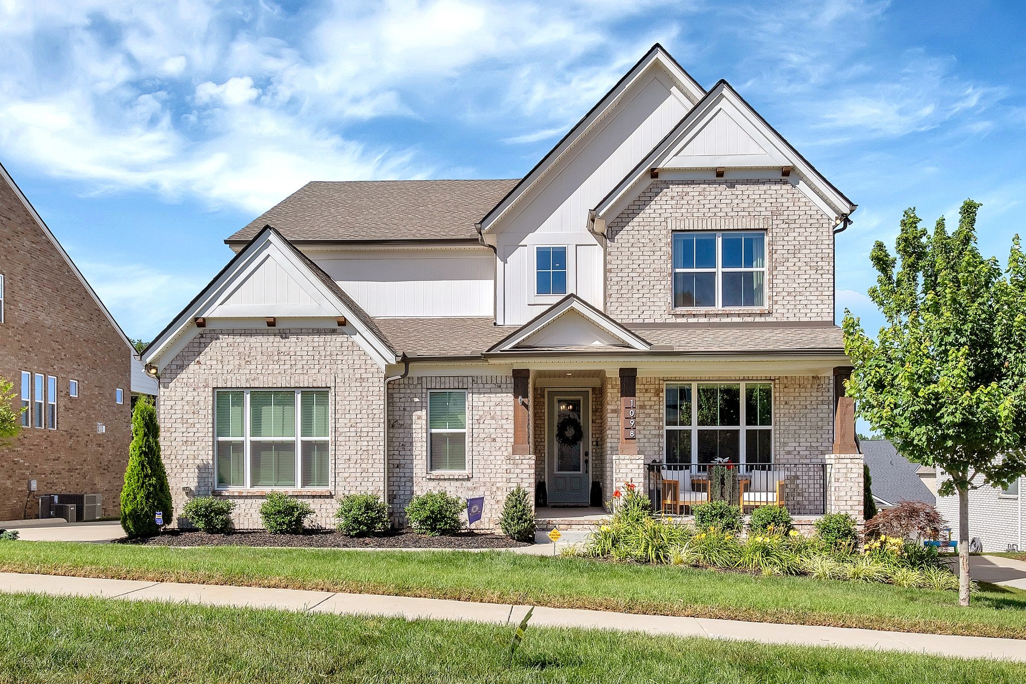 1098 River Oaks Blvd