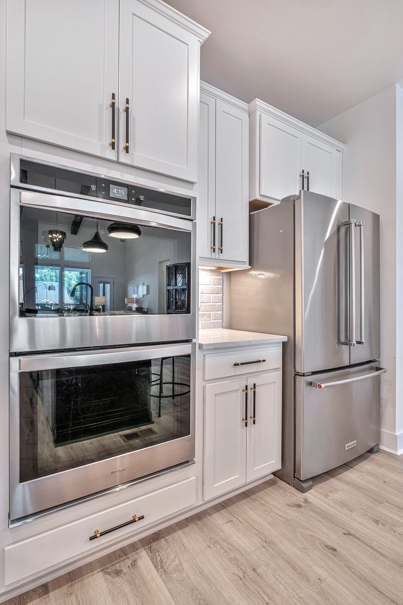 1098 River Oaks Blvd