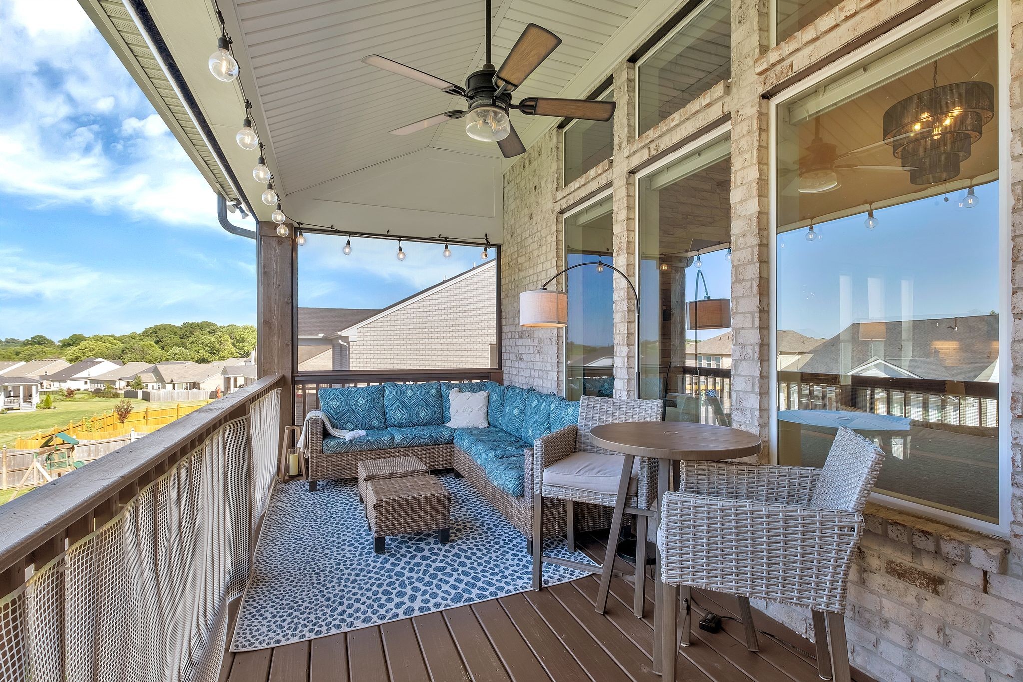 1098 River Oaks Blvd