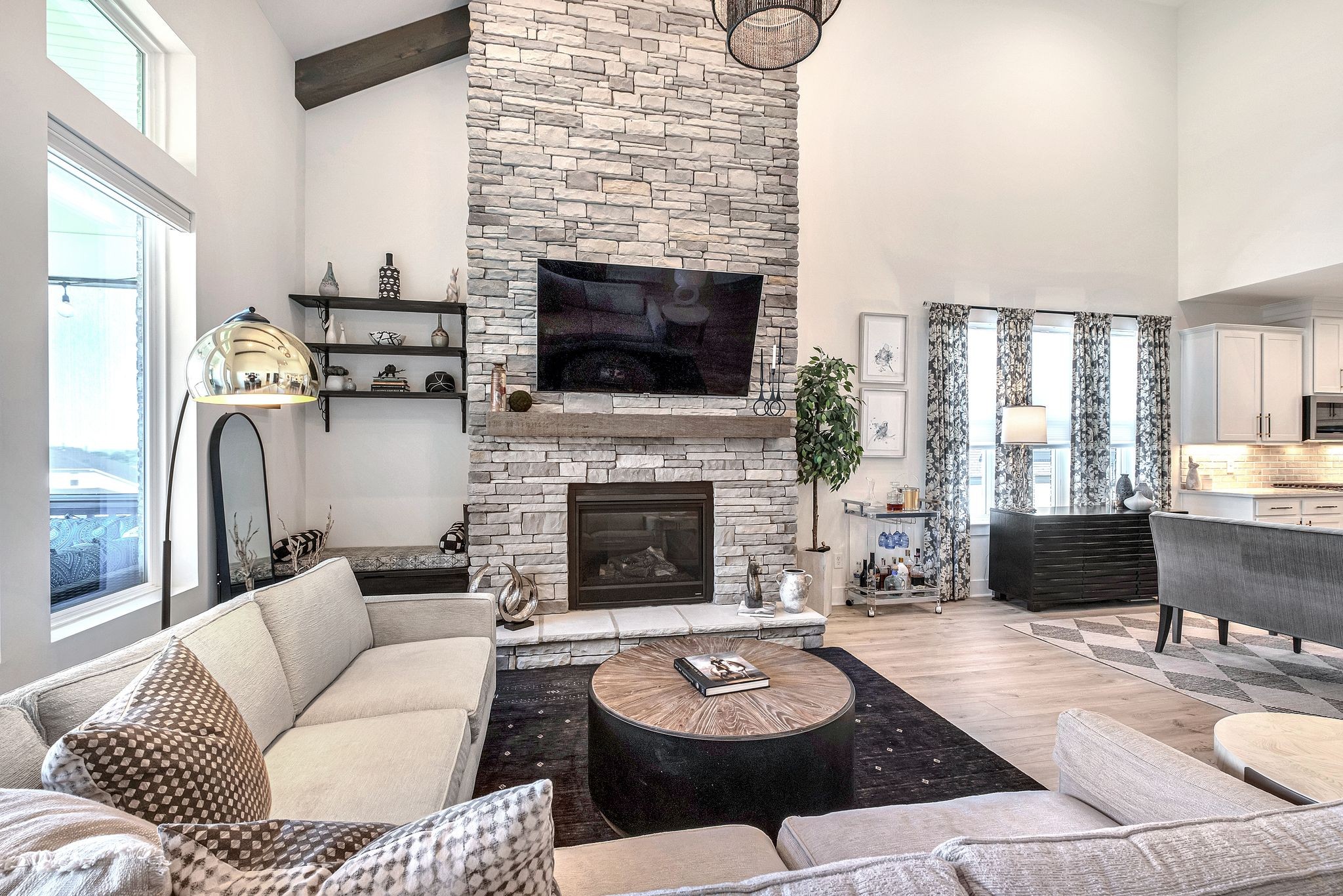 1098 River Oaks Blvd