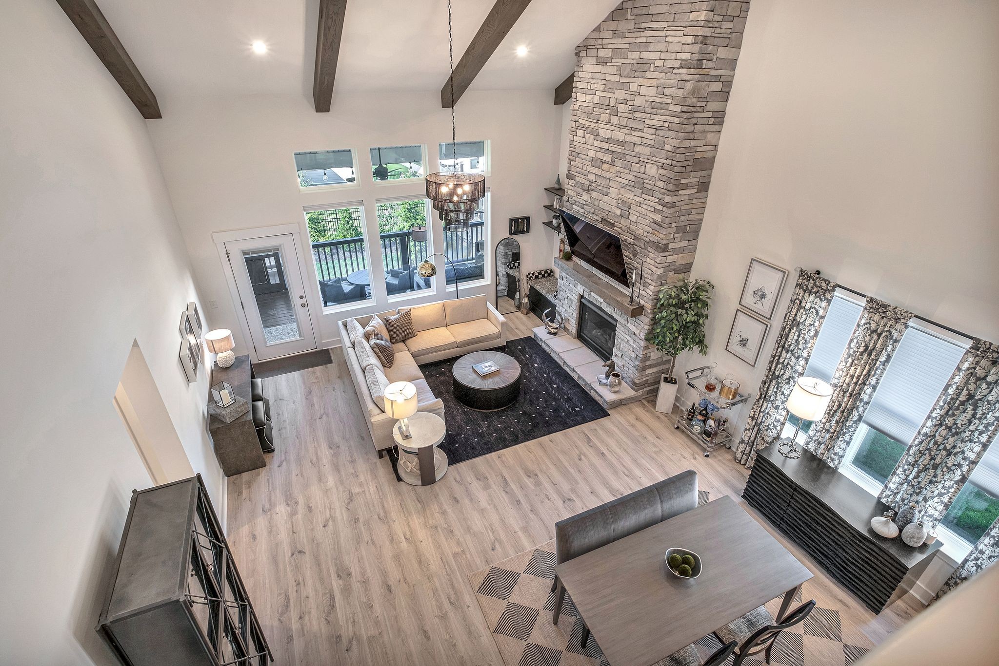 1098 River Oaks Blvd