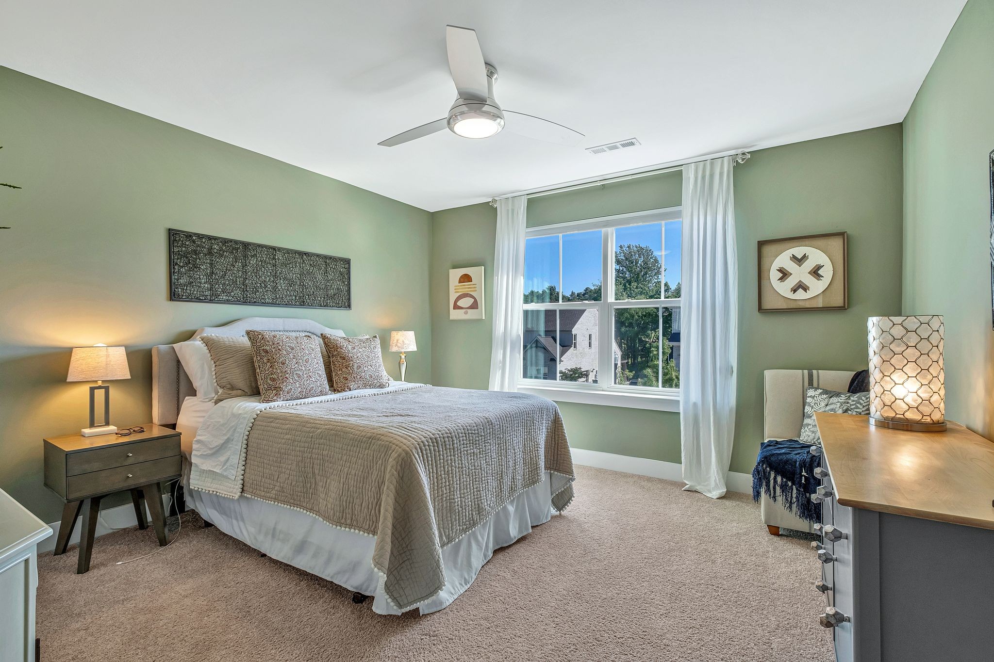 1098 River Oaks Blvd