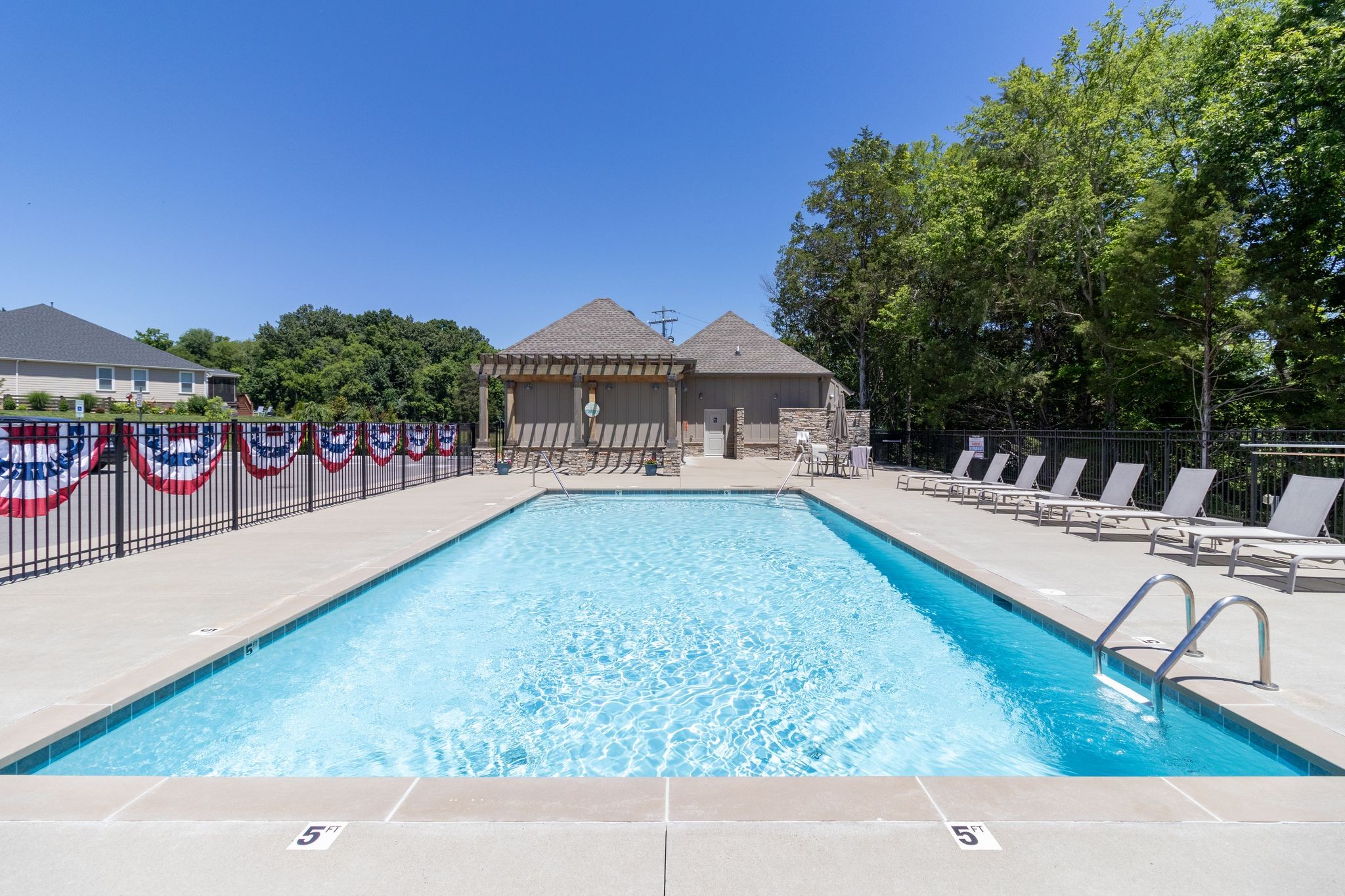 1098 River Oaks Blvd