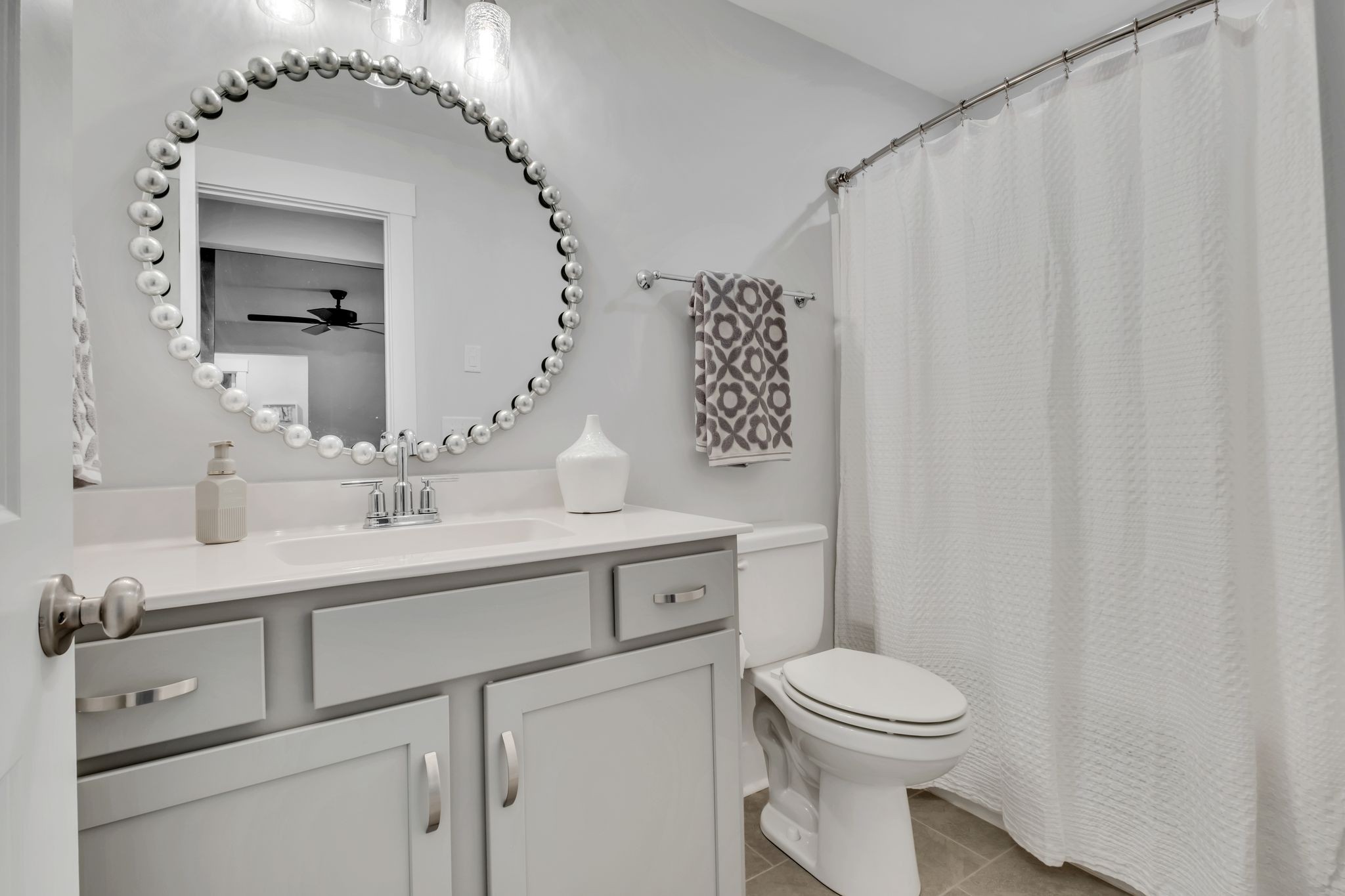 1098 River Oaks Blvd