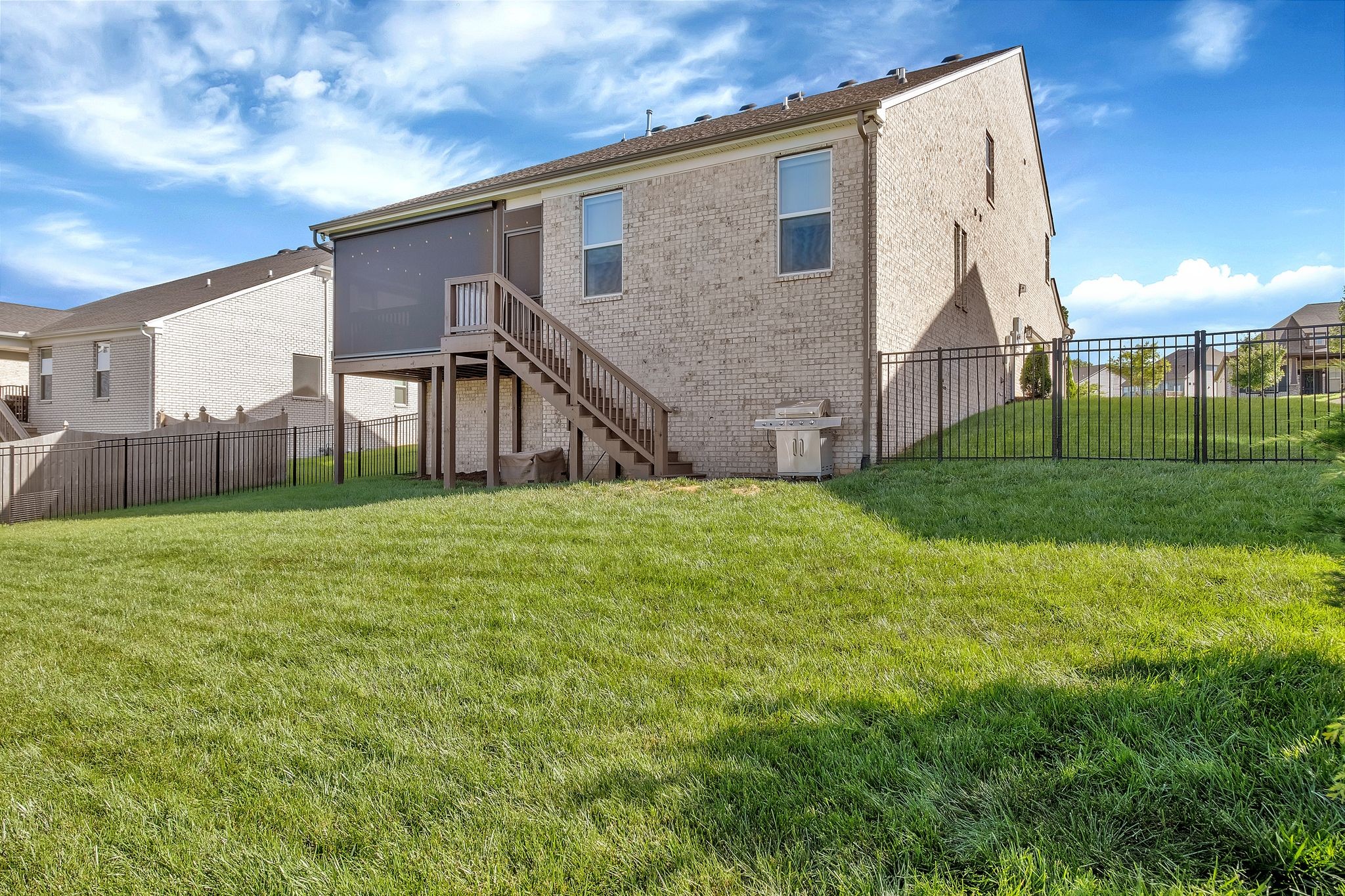 1098 River Oaks Blvd