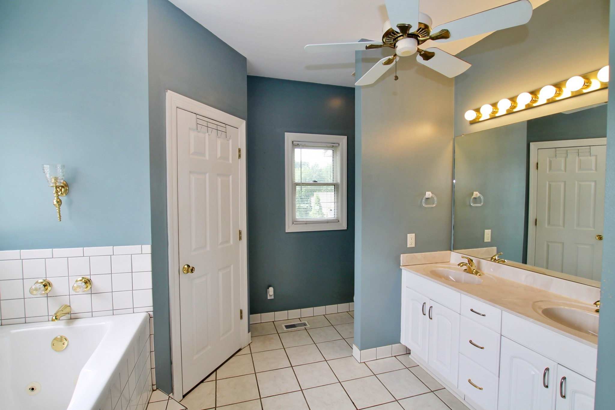 4181 Sandy Springs Rd