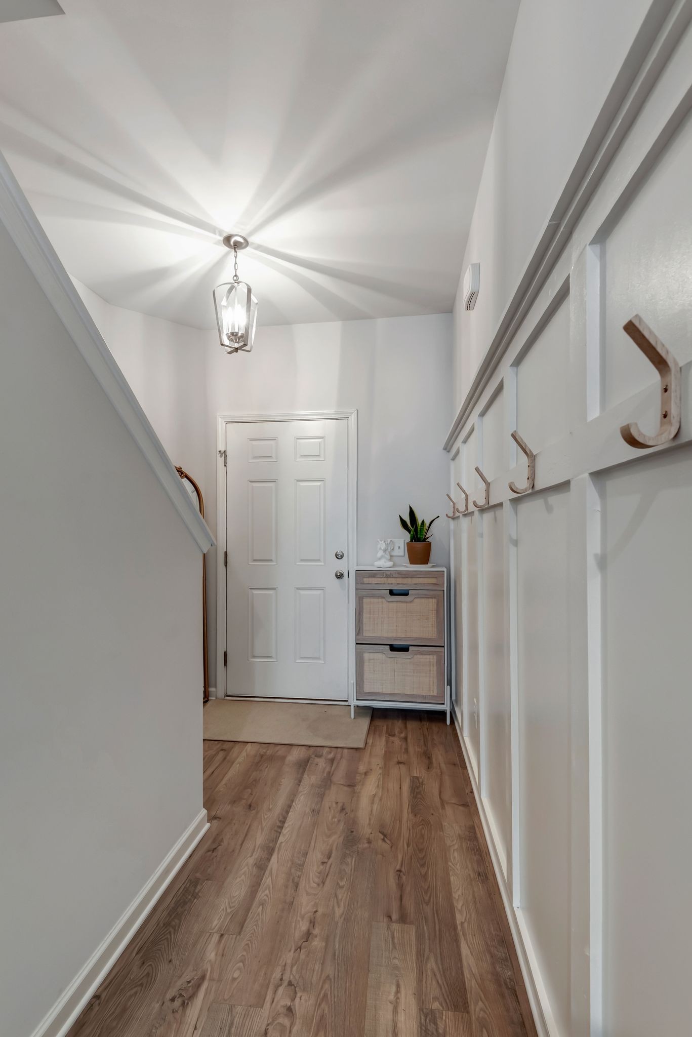 303 Victoria Dr