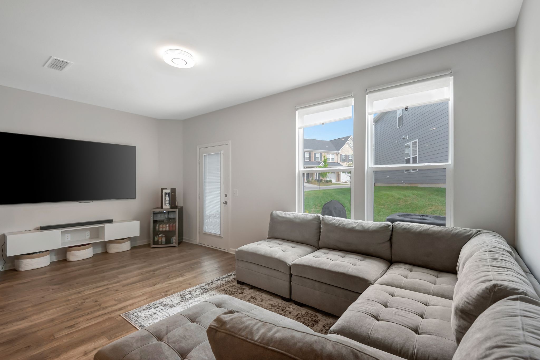 303 Victoria Dr