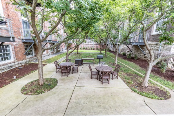 1400 Rosa L Parks Blvd Unit: 103