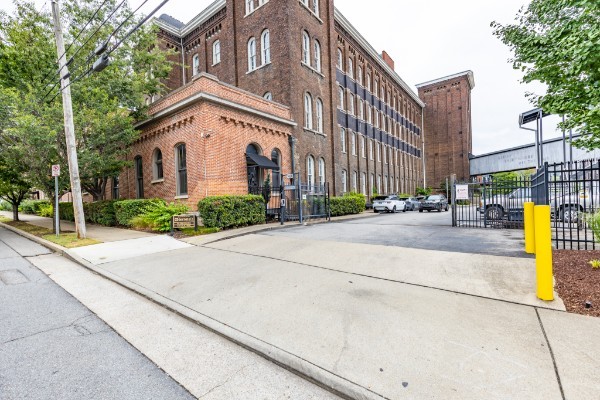 1400 Rosa L Parks Blvd Unit: 103