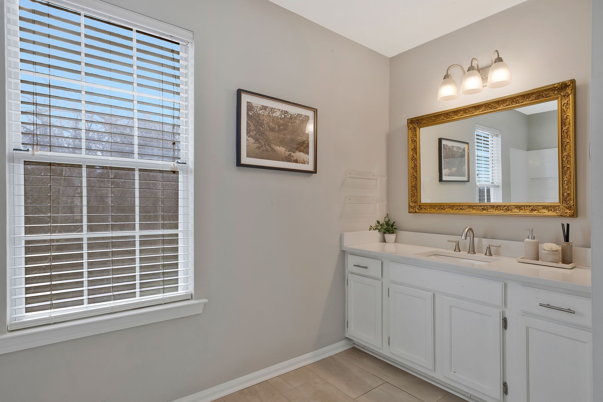 219 Ash Grove Dr