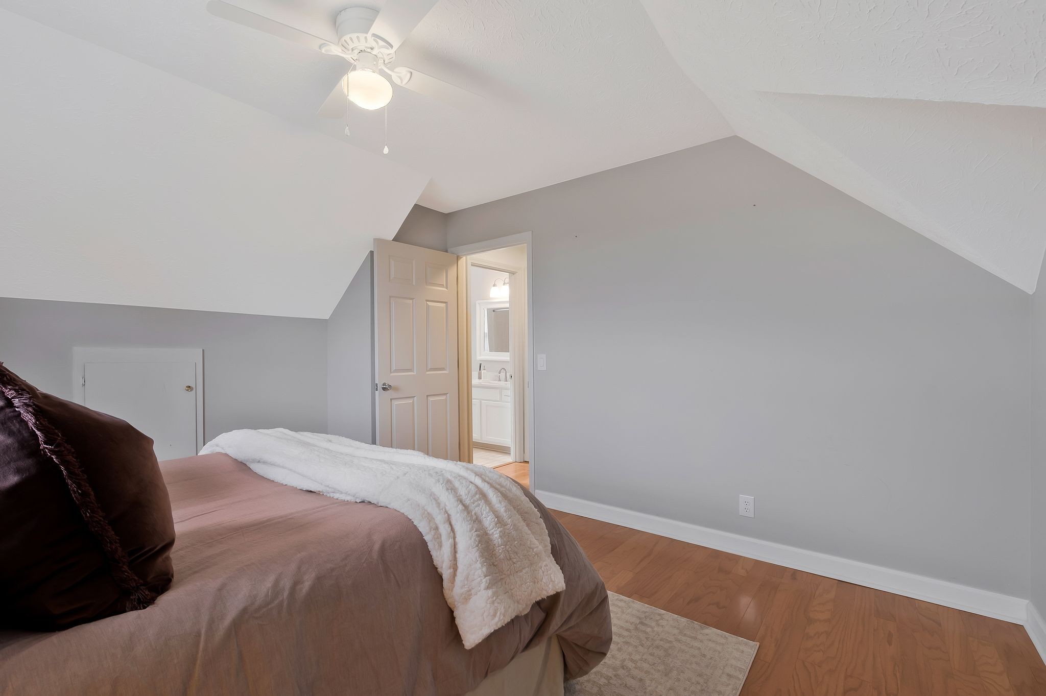 219 Ash Grove Dr