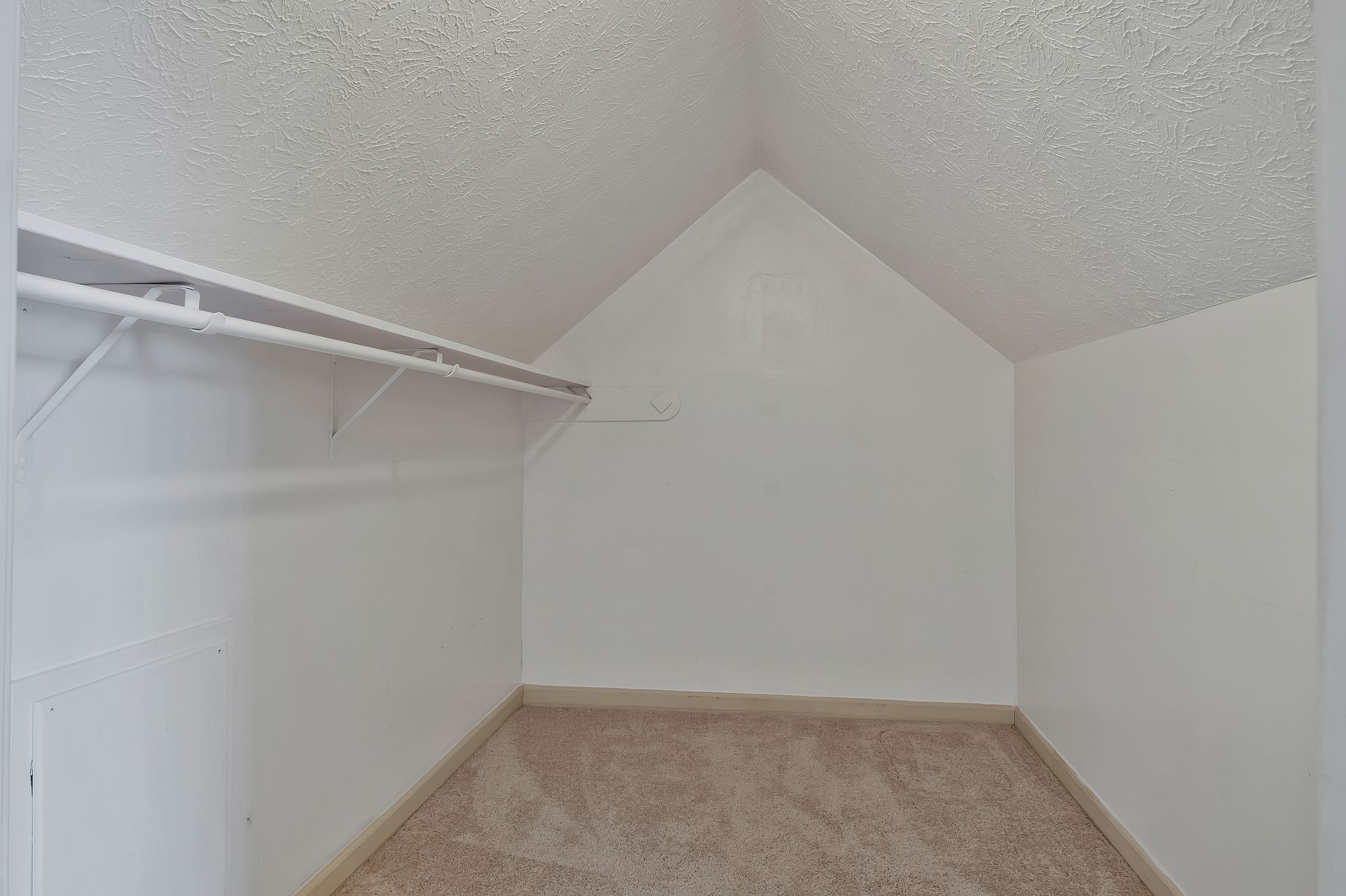 219 Ash Grove Dr
