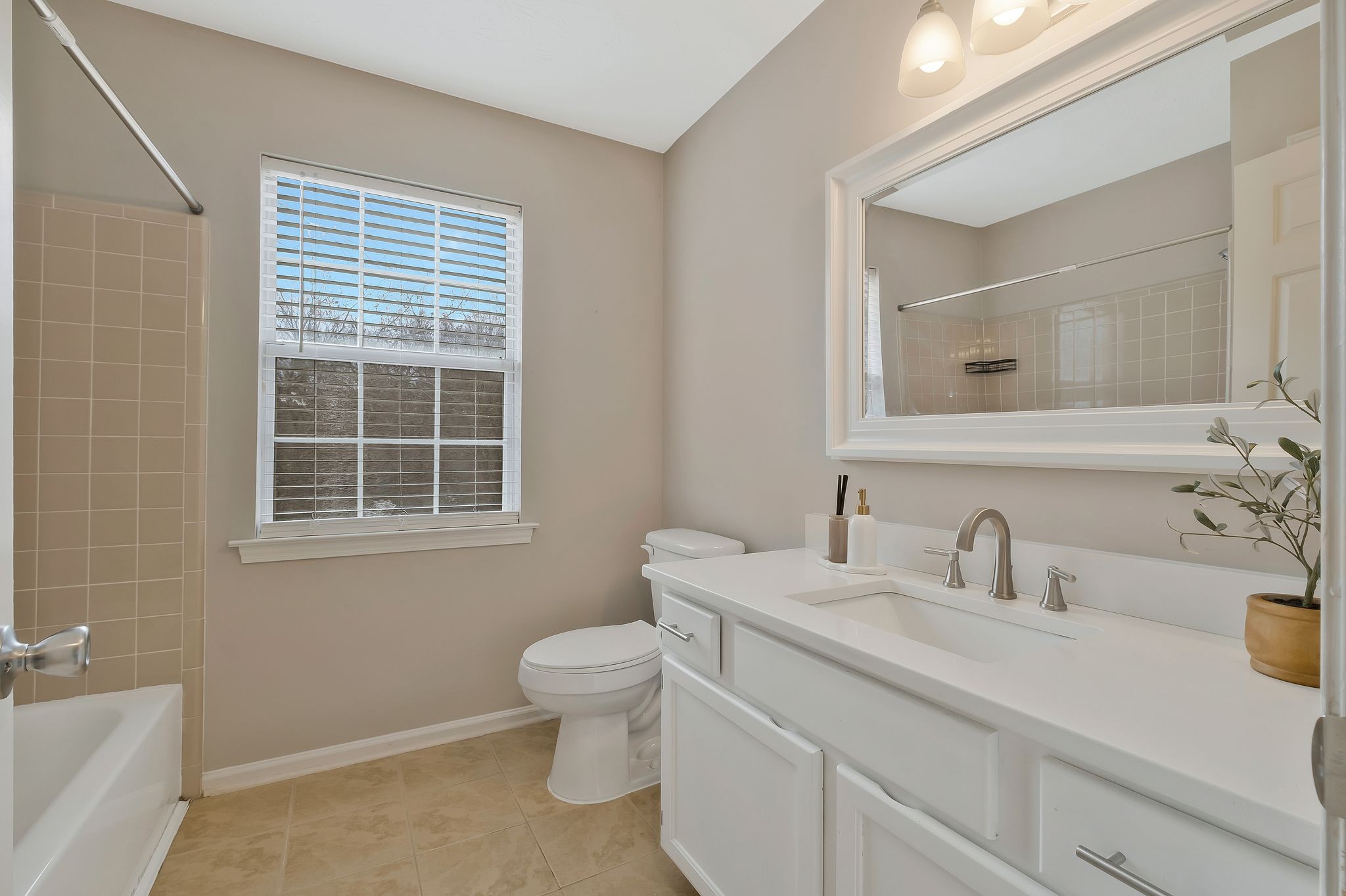 219 Ash Grove Dr