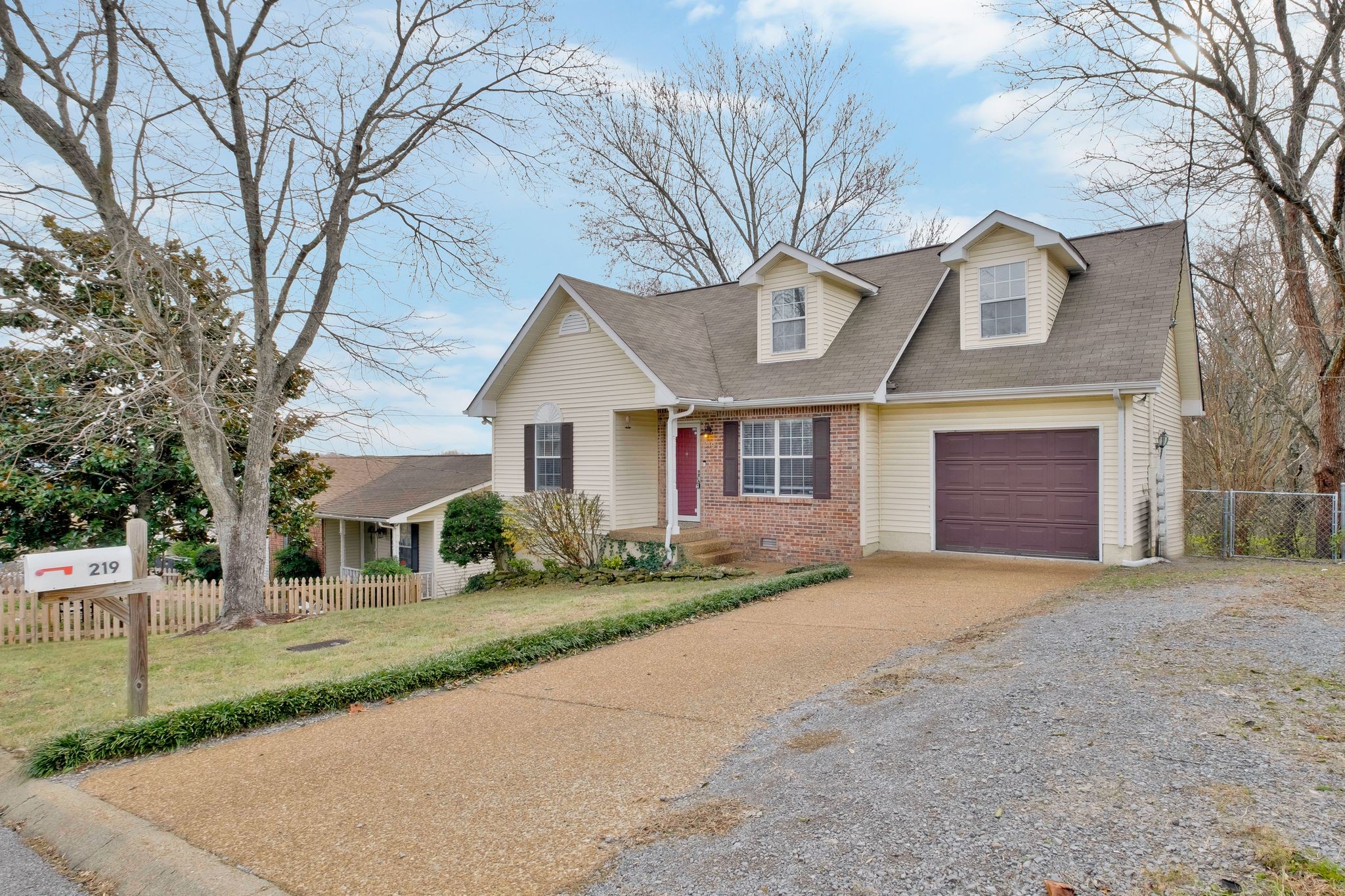 219 Ash Grove Dr