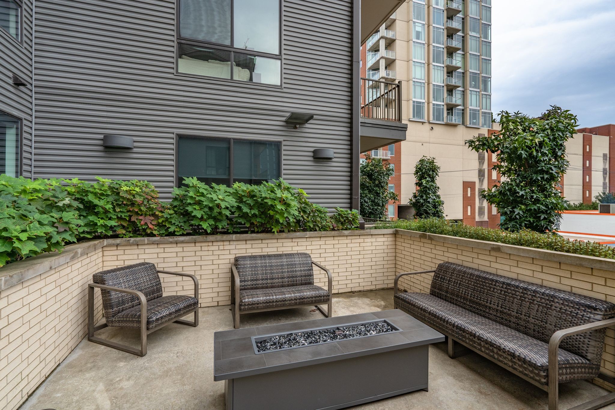 1002 Division St Unit: 402