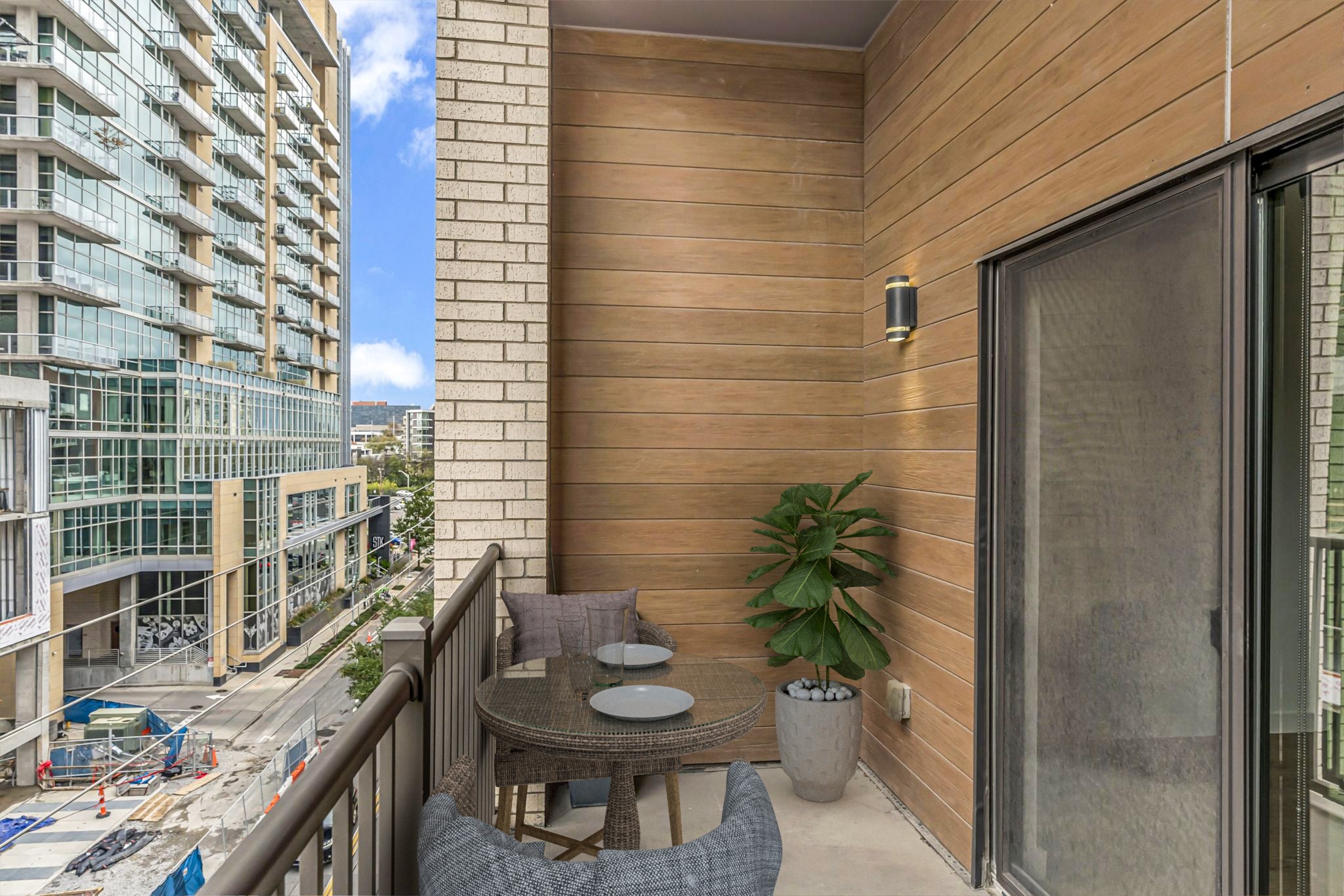 1002 Division St Unit: 402