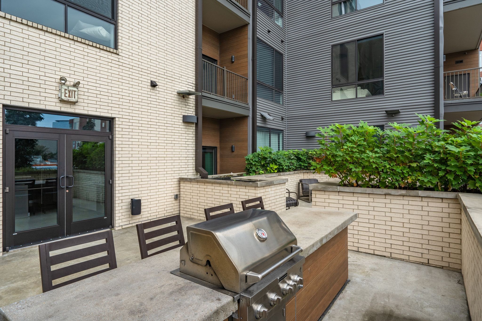 1002 Division St Unit: 402