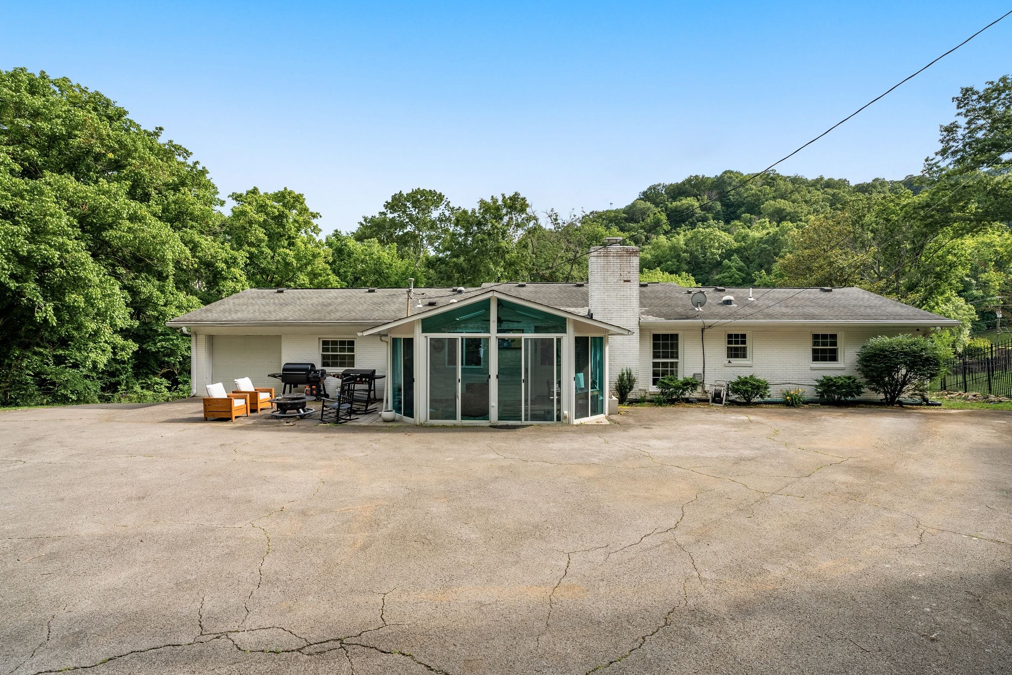 300 Forrest Valley Dr