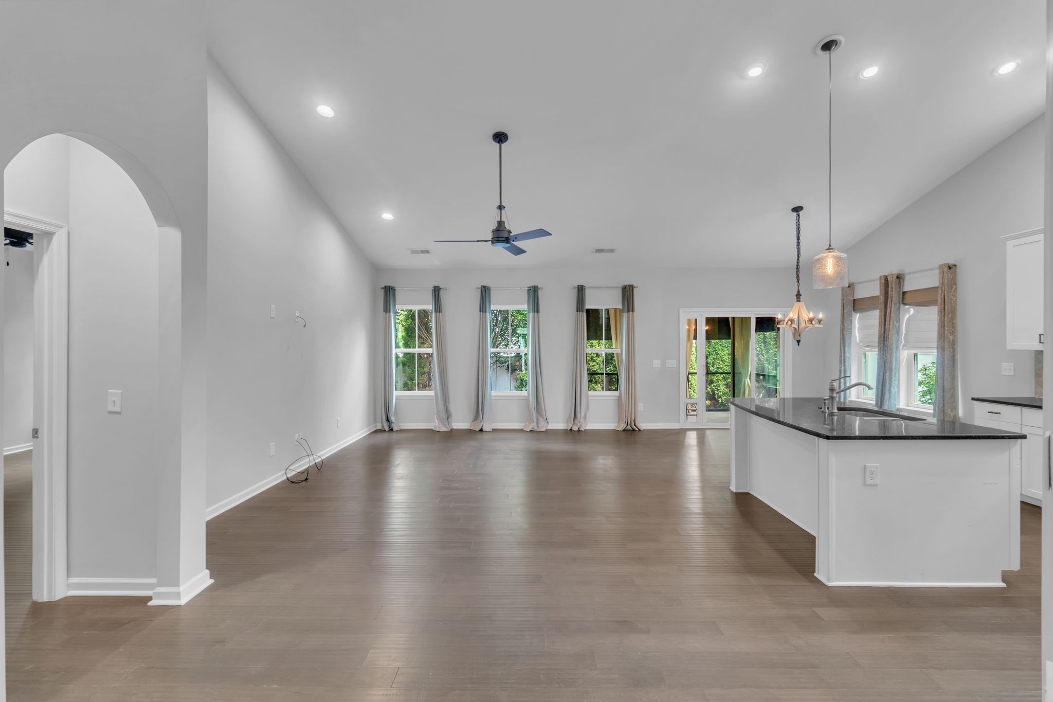 2827 Kellner Dr