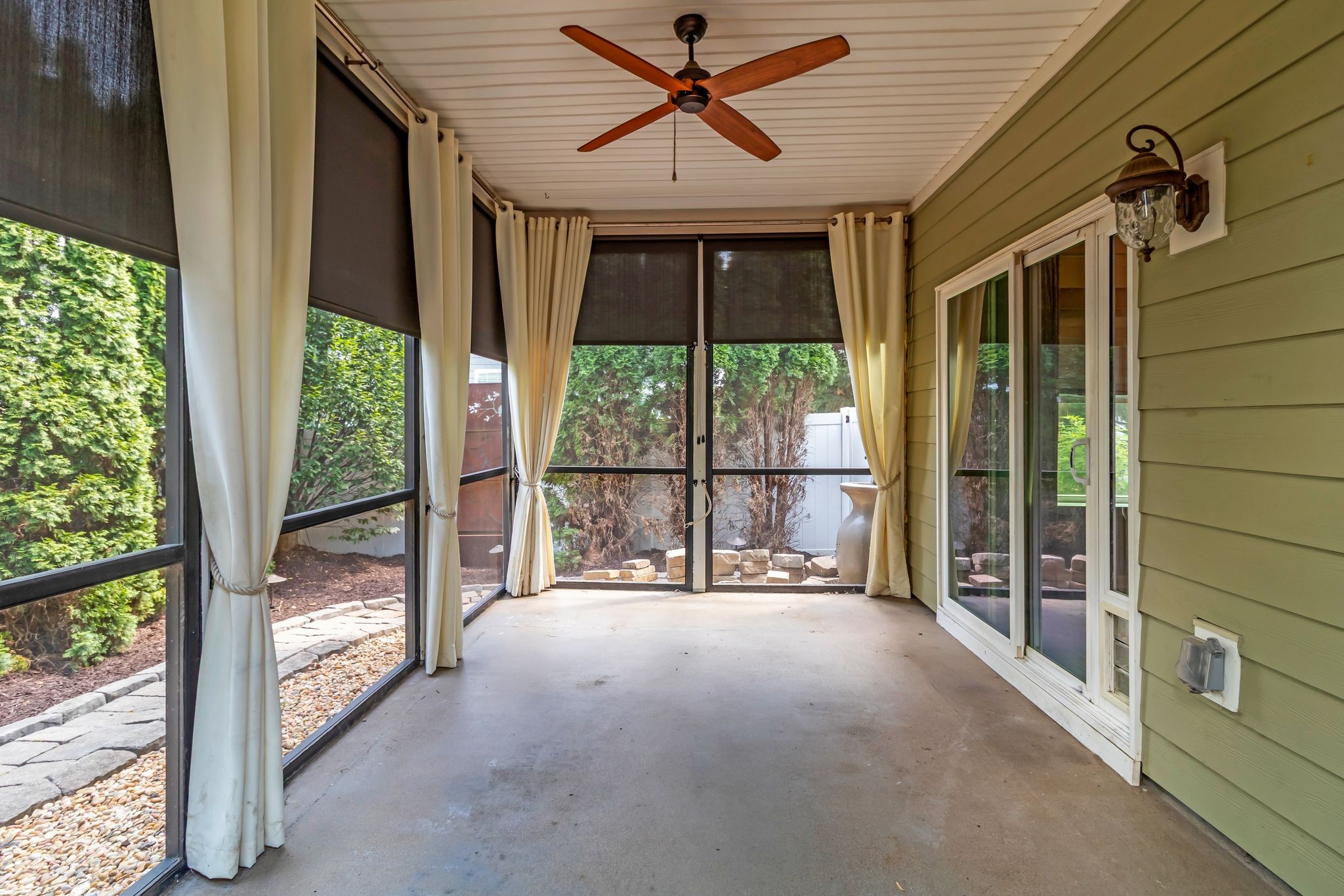 2827 Kellner Dr