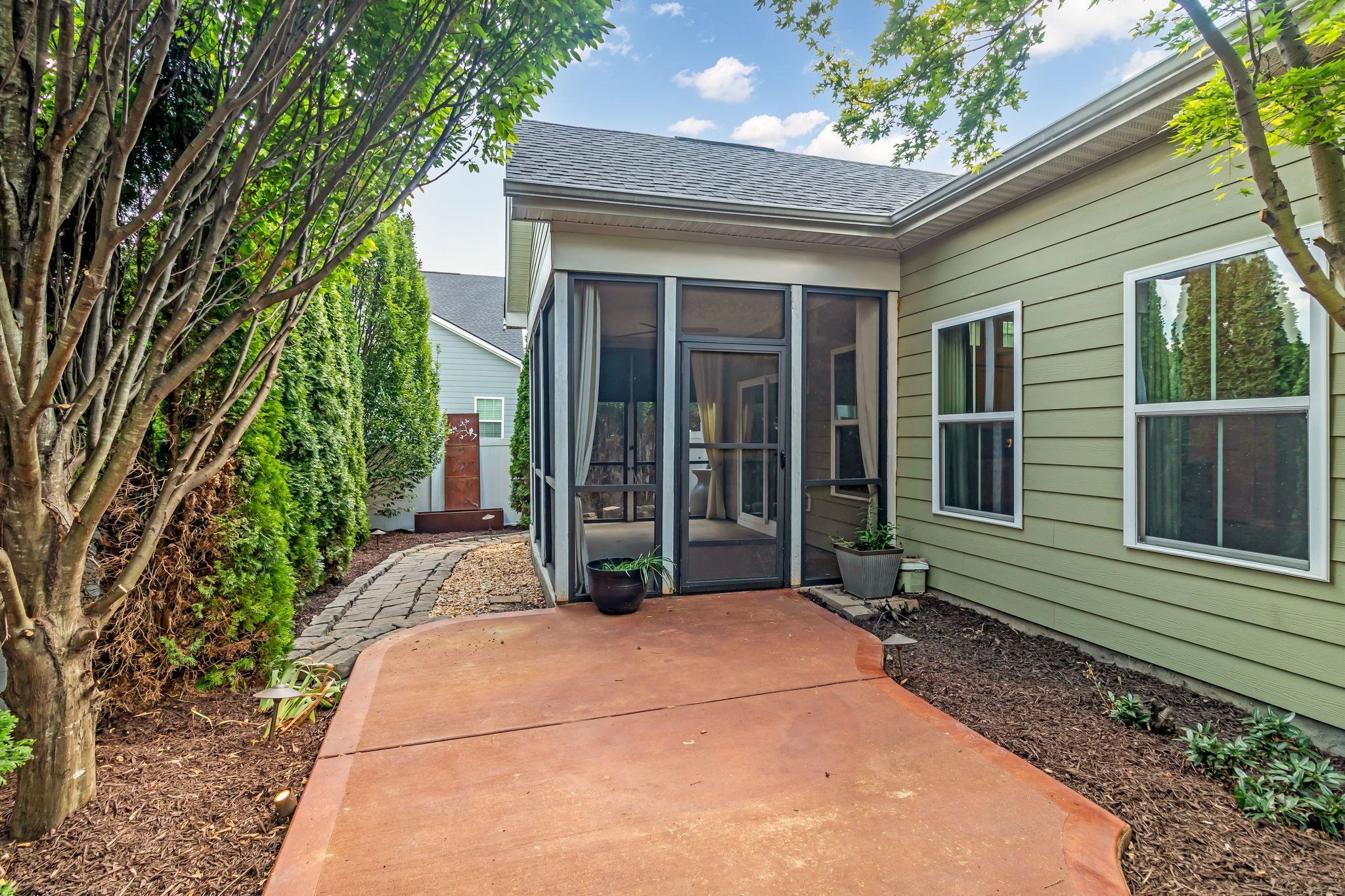 2827 Kellner Dr
