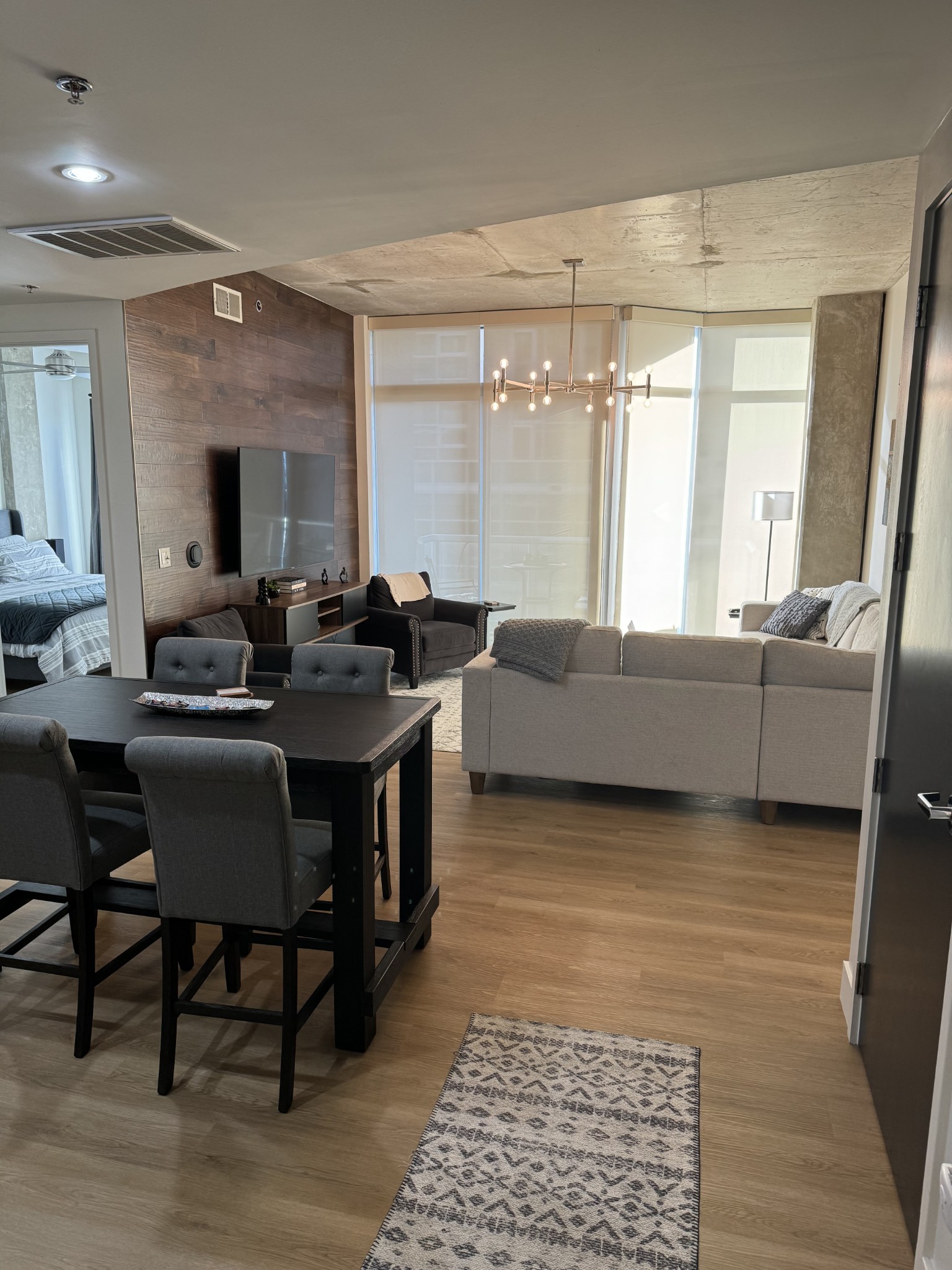 600 12th Ave, S Unit: 822