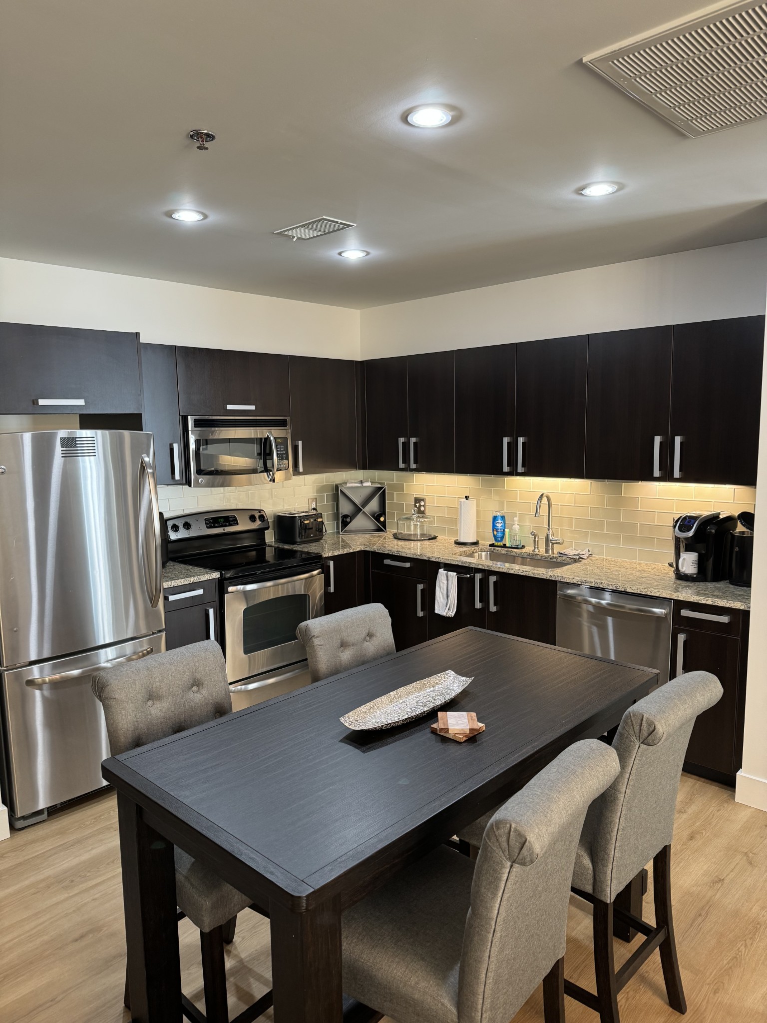 600 12th Ave, S Unit: 822