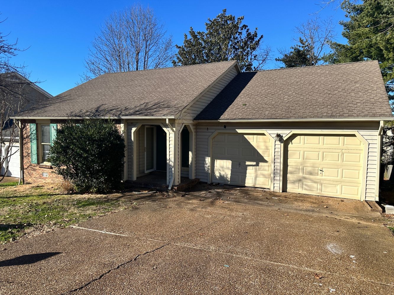 5061 English Village Dr