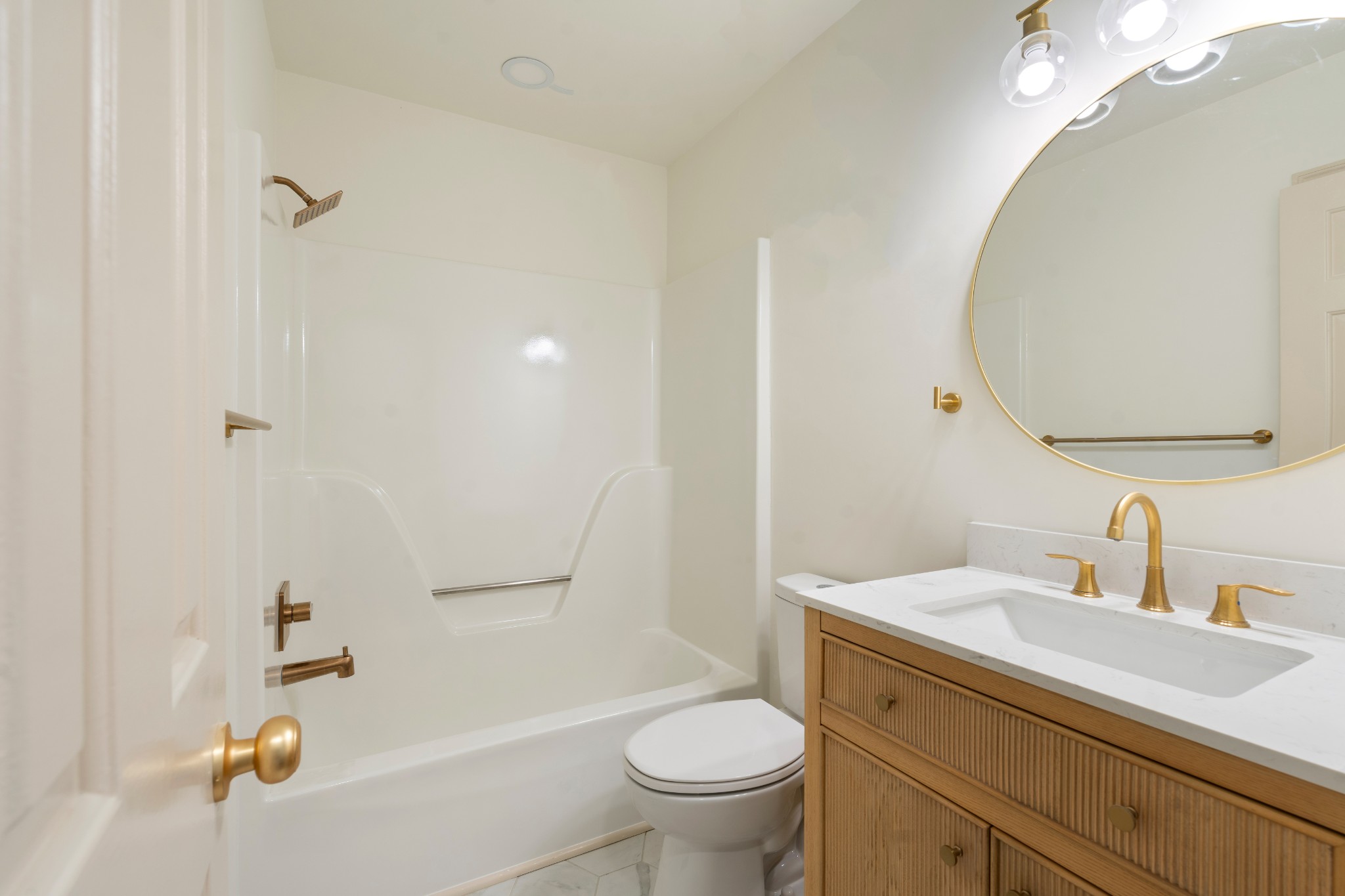 5061 English Village Dr