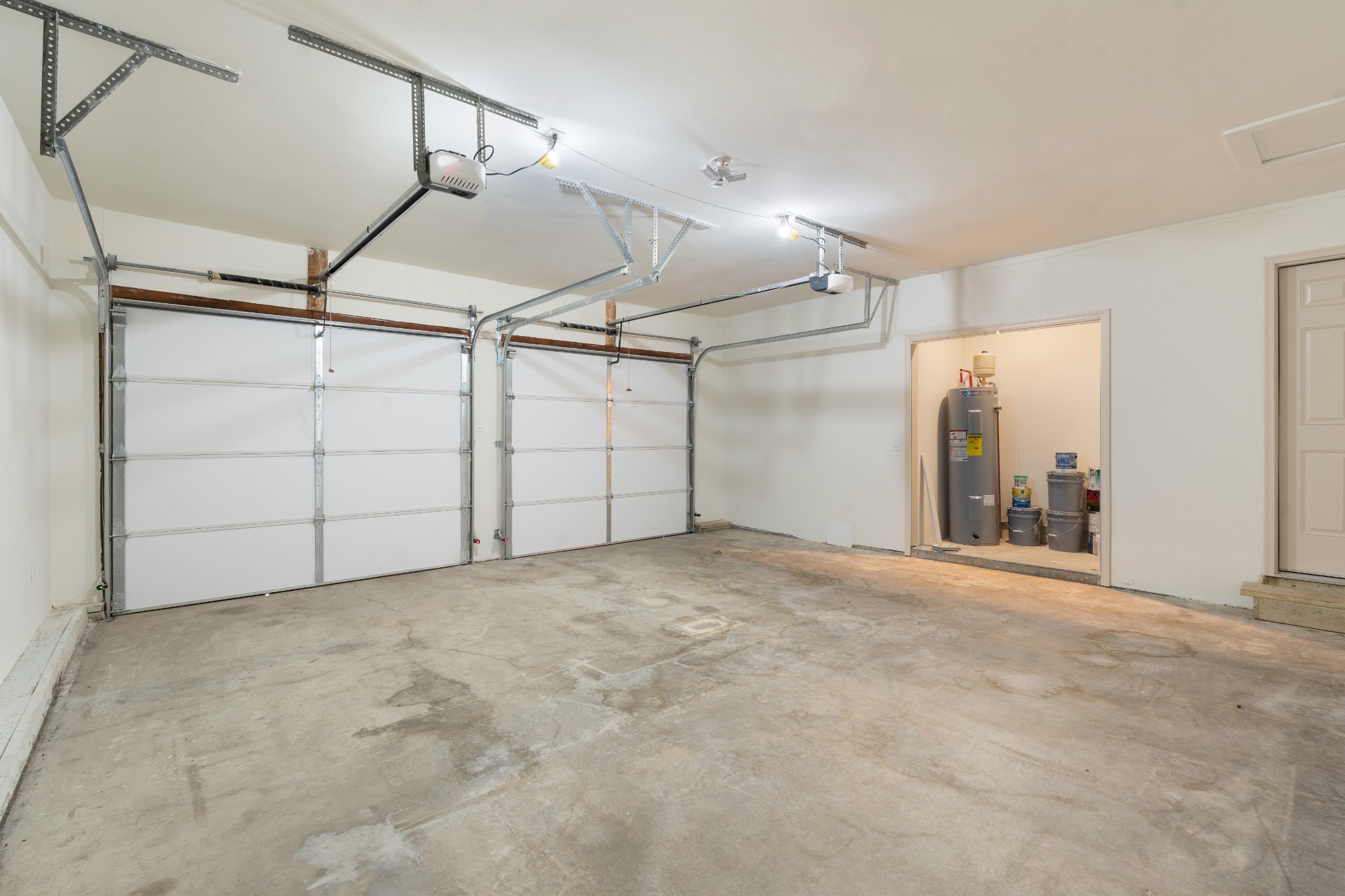 5061 English Village Dr