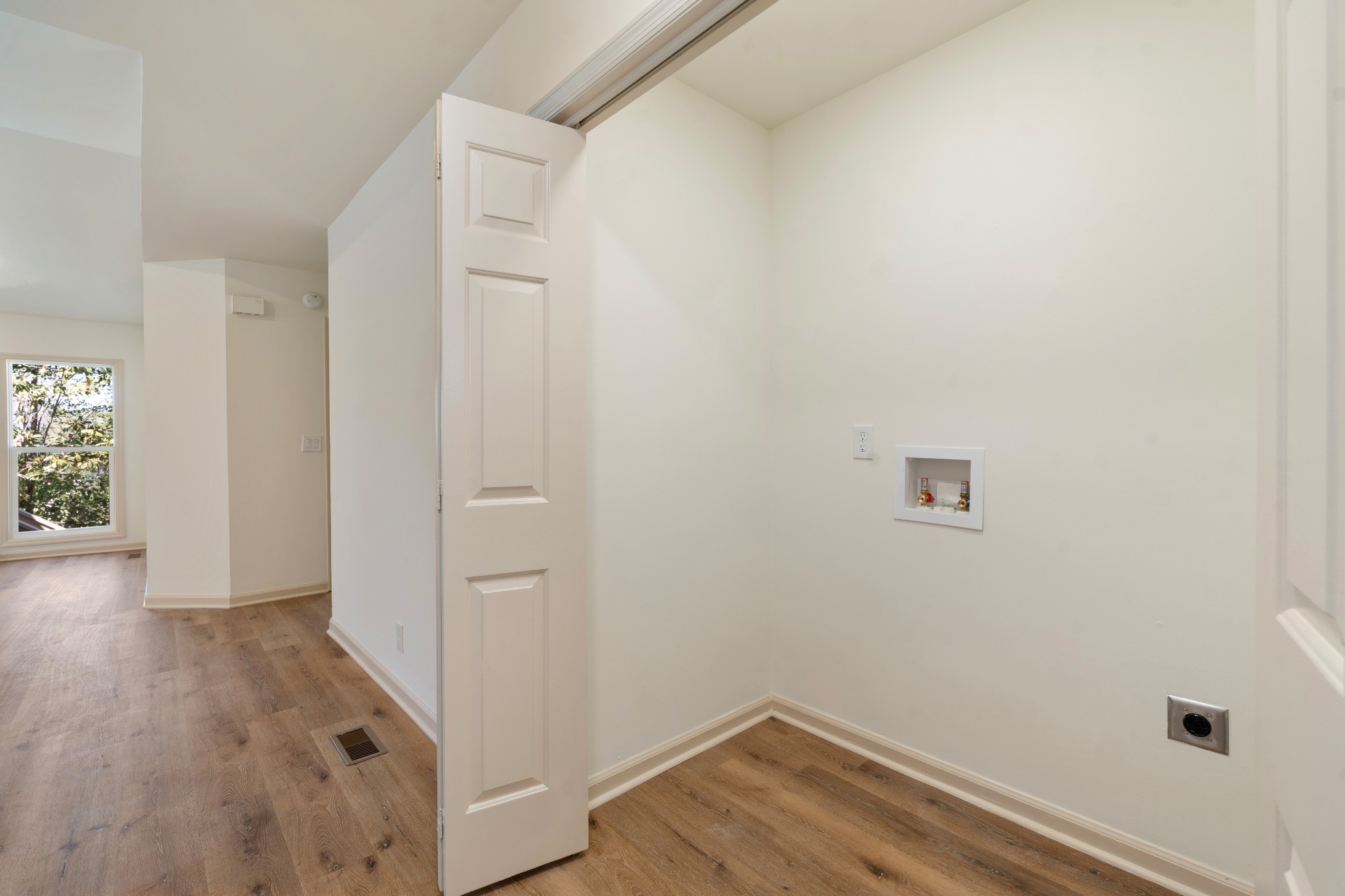 5061 English Village Dr