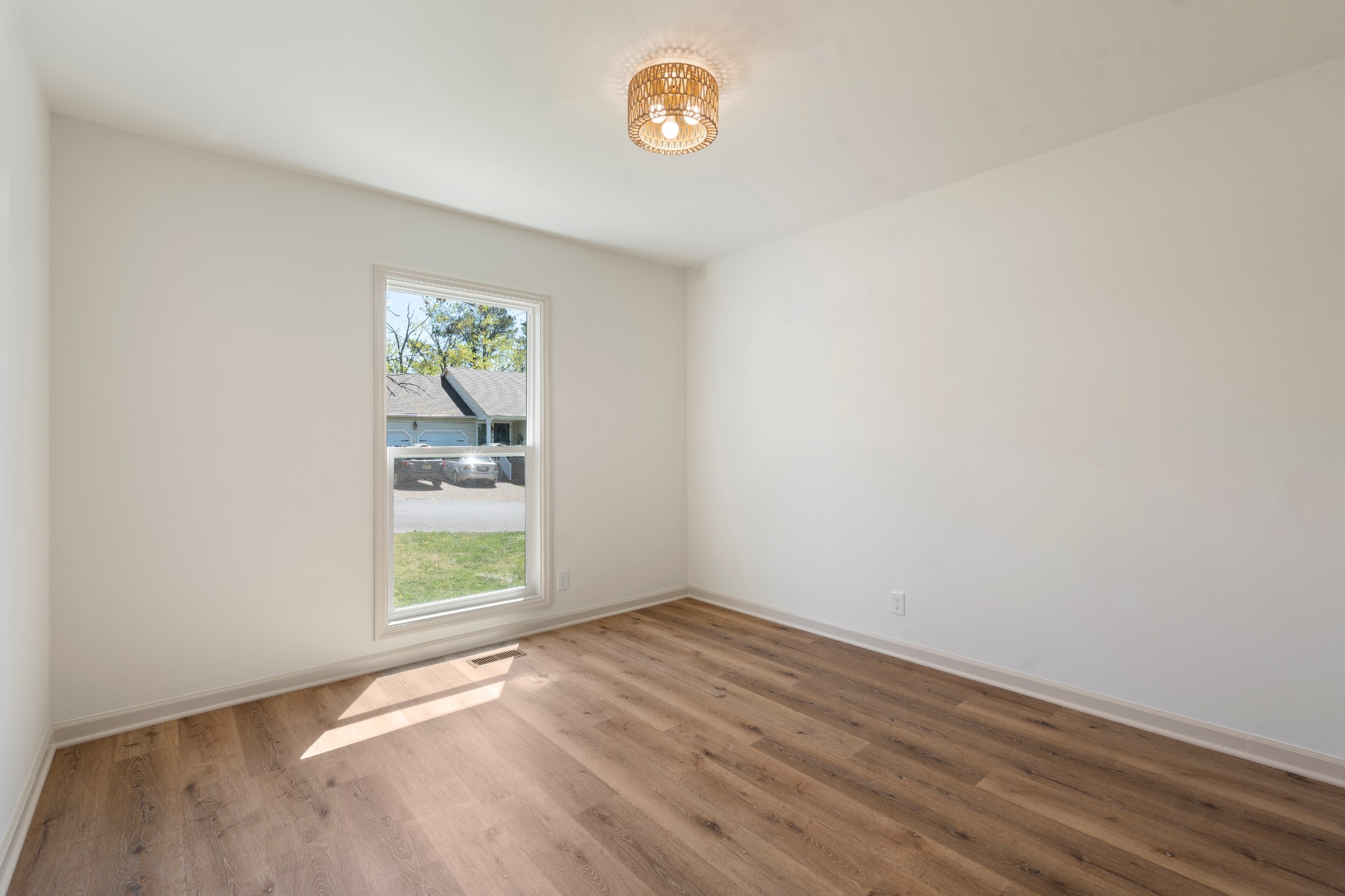 5061 English Village Dr