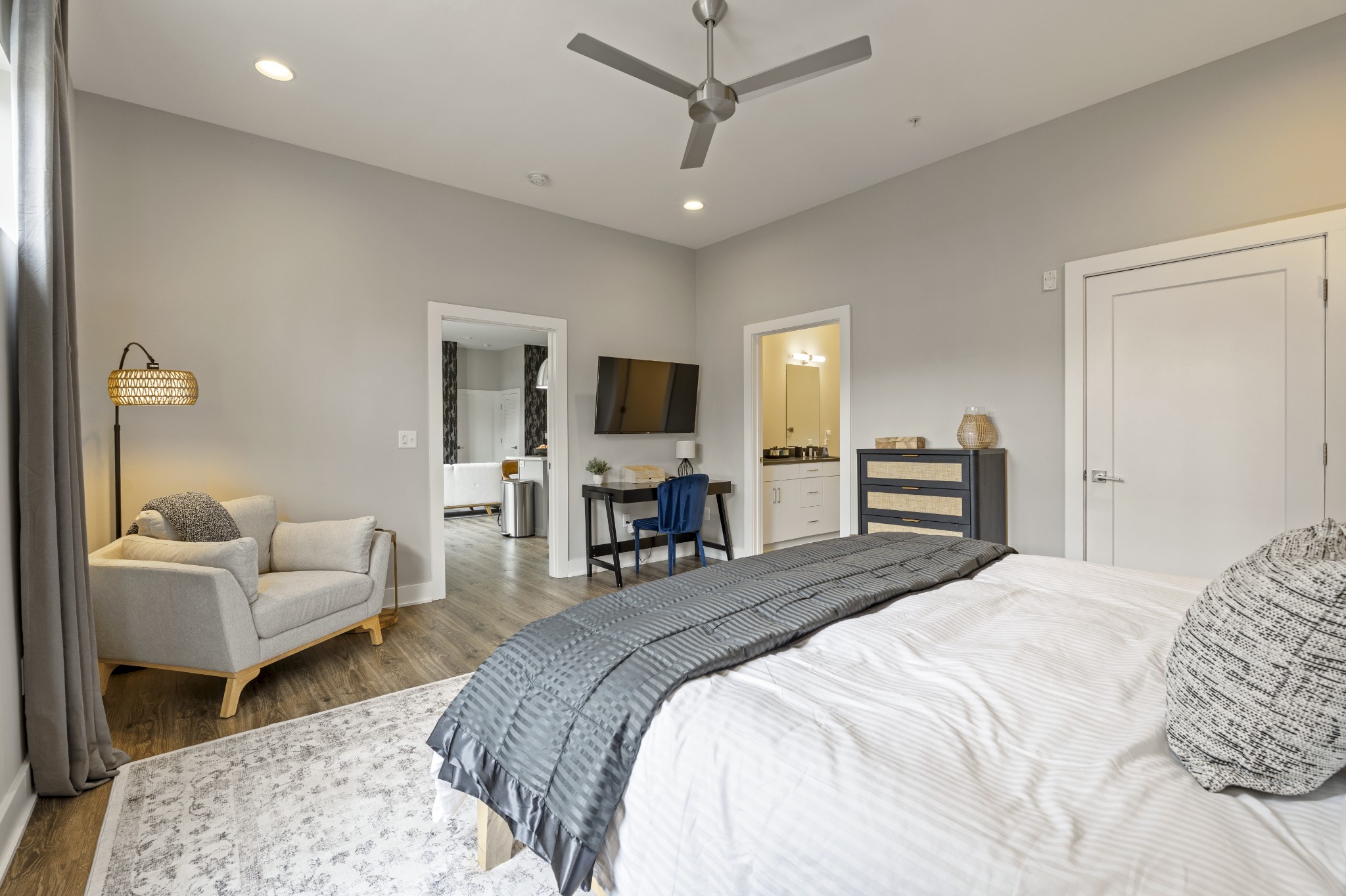 119 Mason Ave Unit: 205