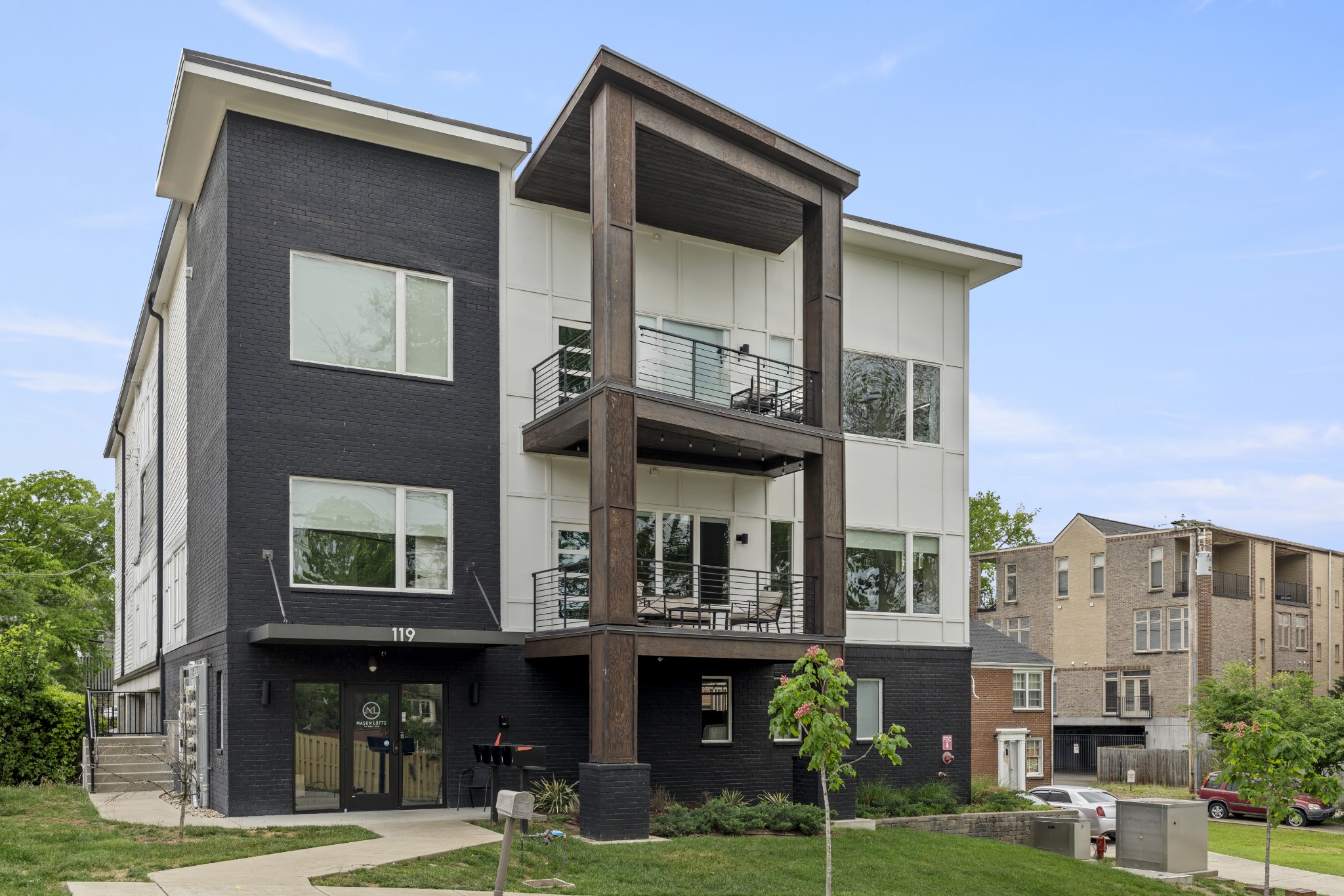 119 Mason Ave Unit: 205