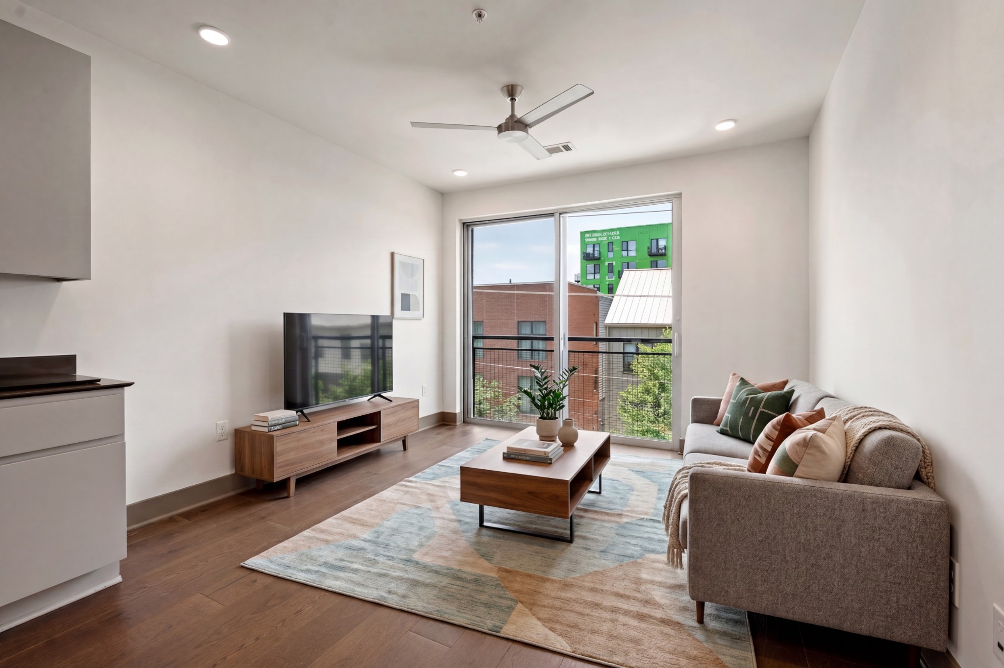 1260 Martin St Unit: 306