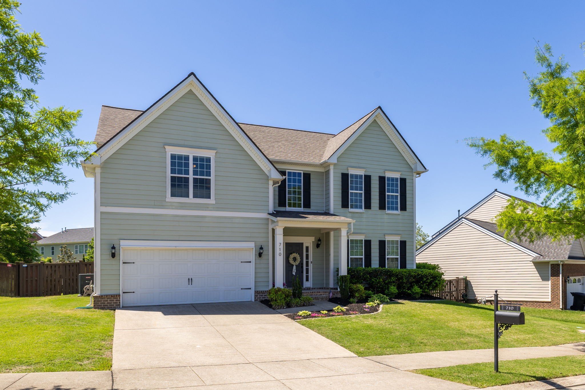 710 Wadestone Trail
