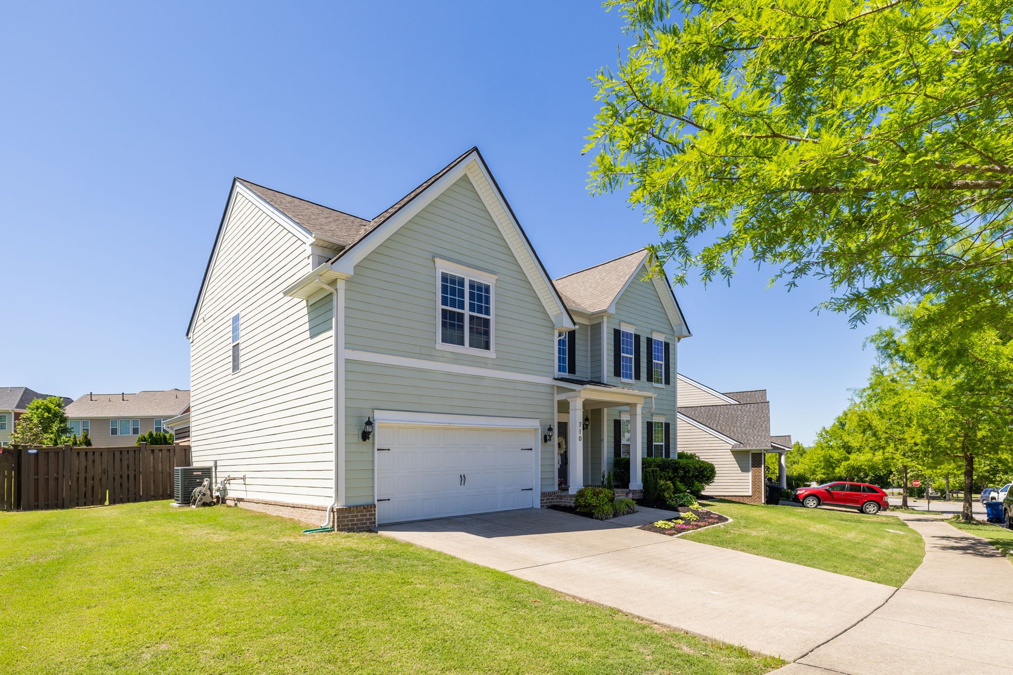710 Wadestone Trail