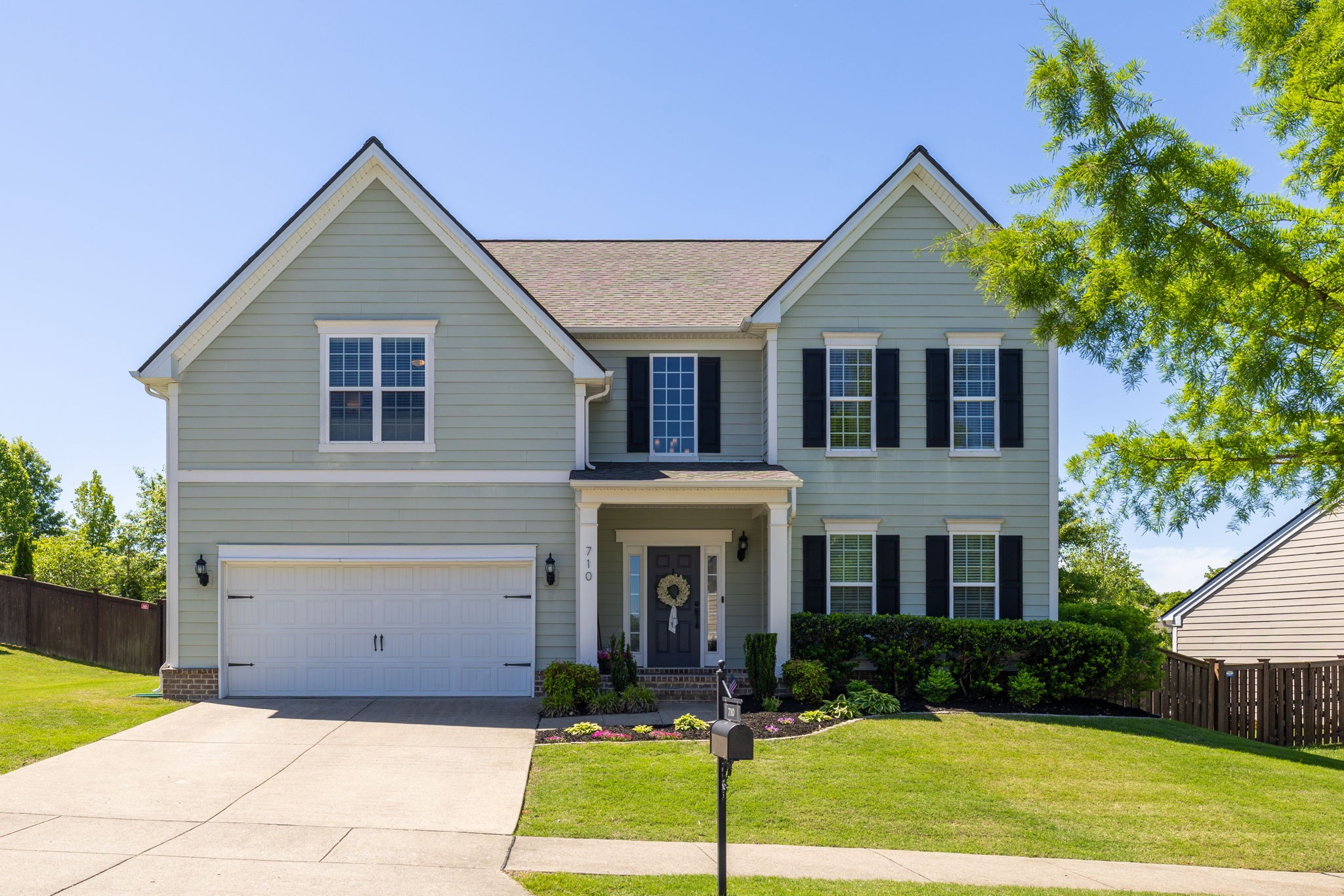 710 Wadestone Trail