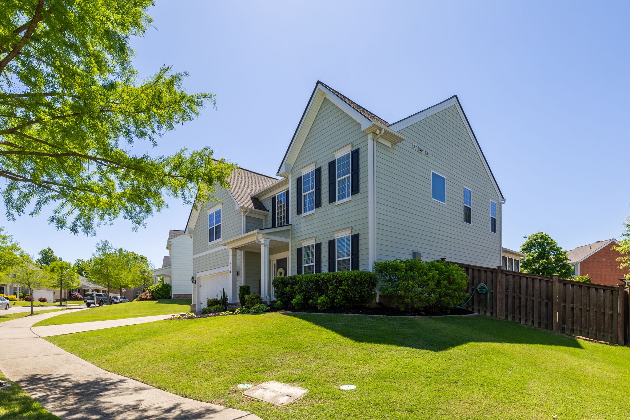 710 Wadestone Trail