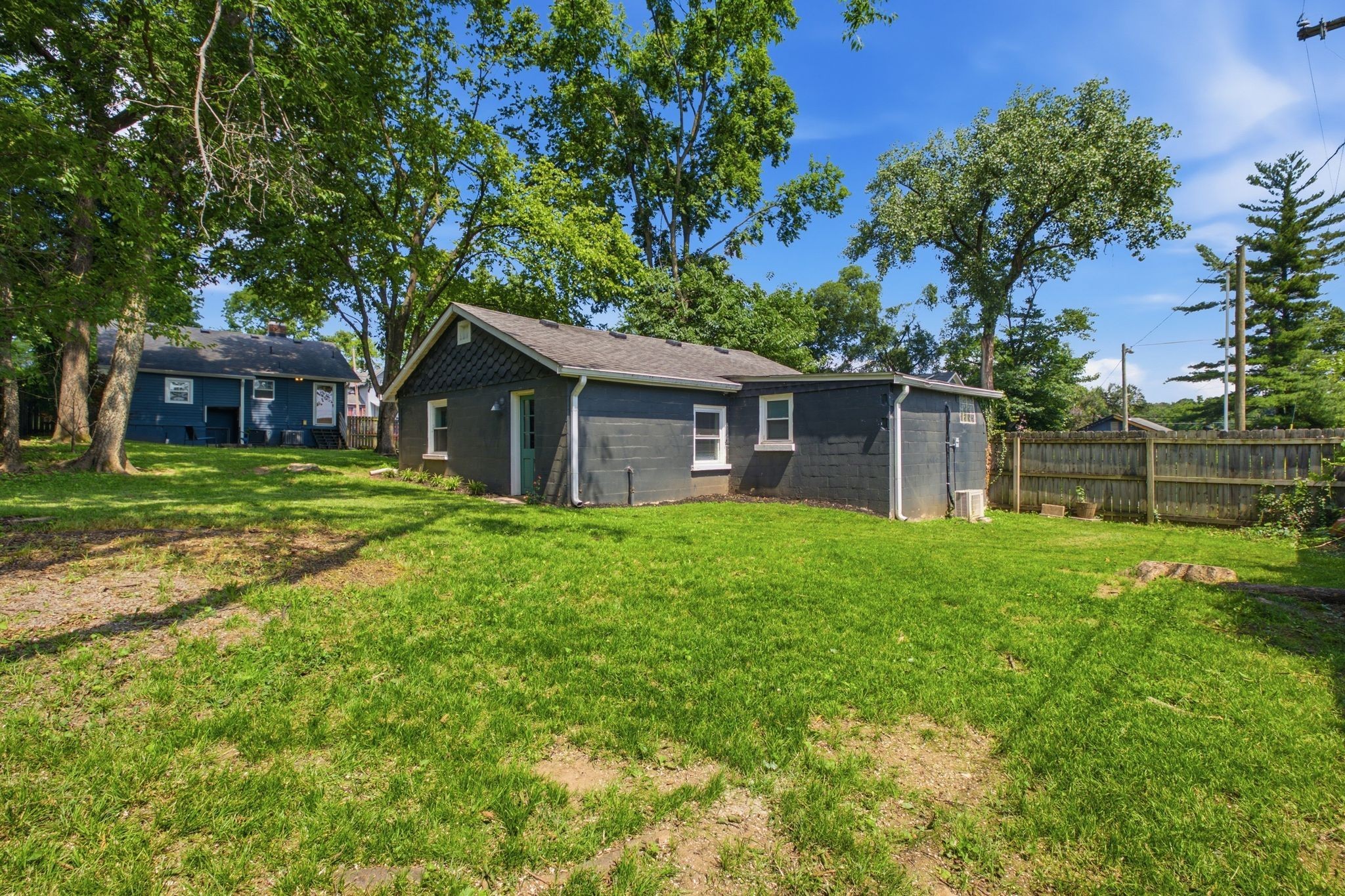 1215 N 7th St