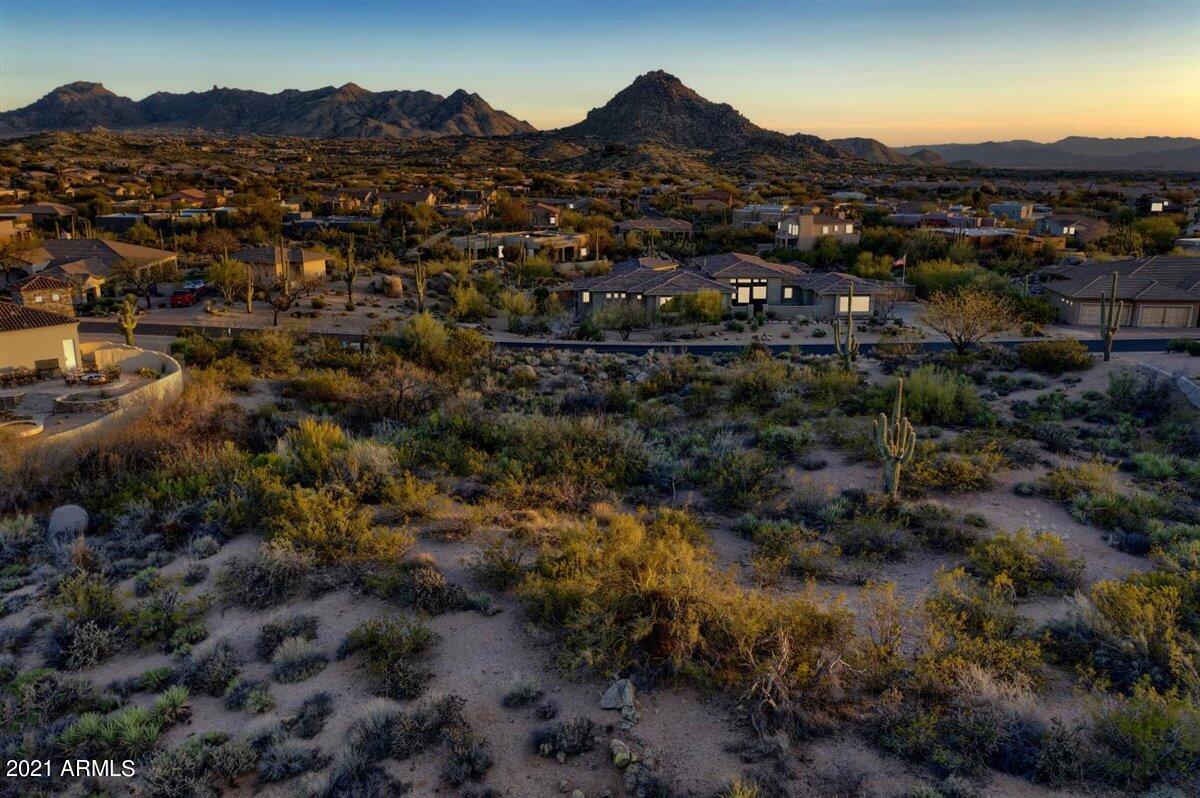 11306 E MONUMENT Drive