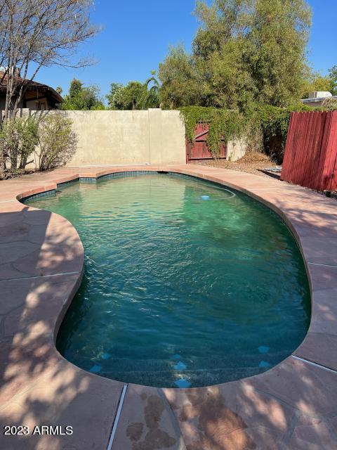 2415 W LE MARCHE Avenue