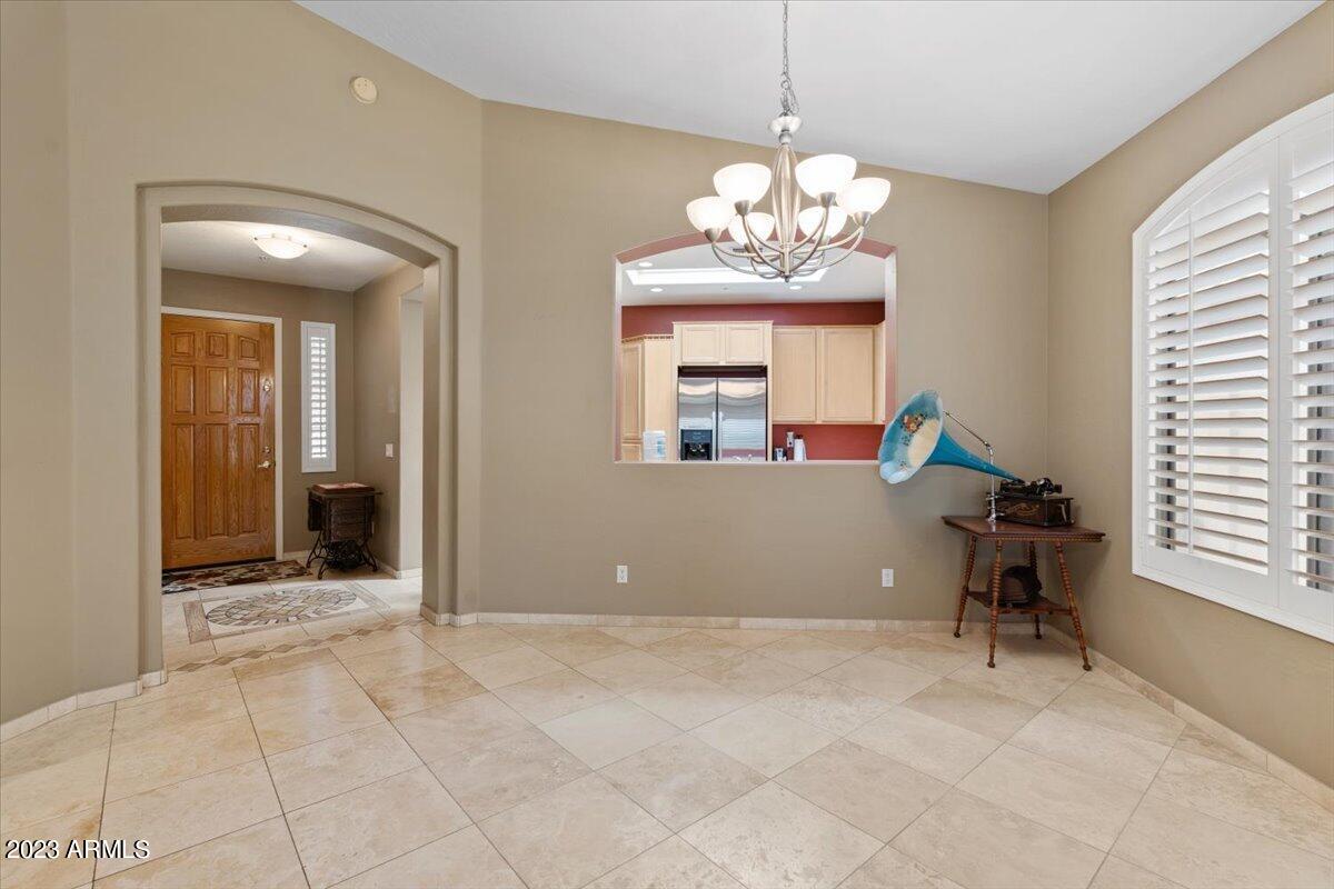 8092 E MICHELLE Drive