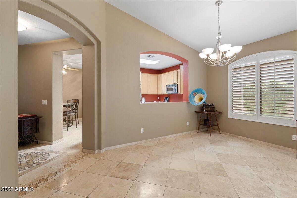 8092 E MICHELLE Drive